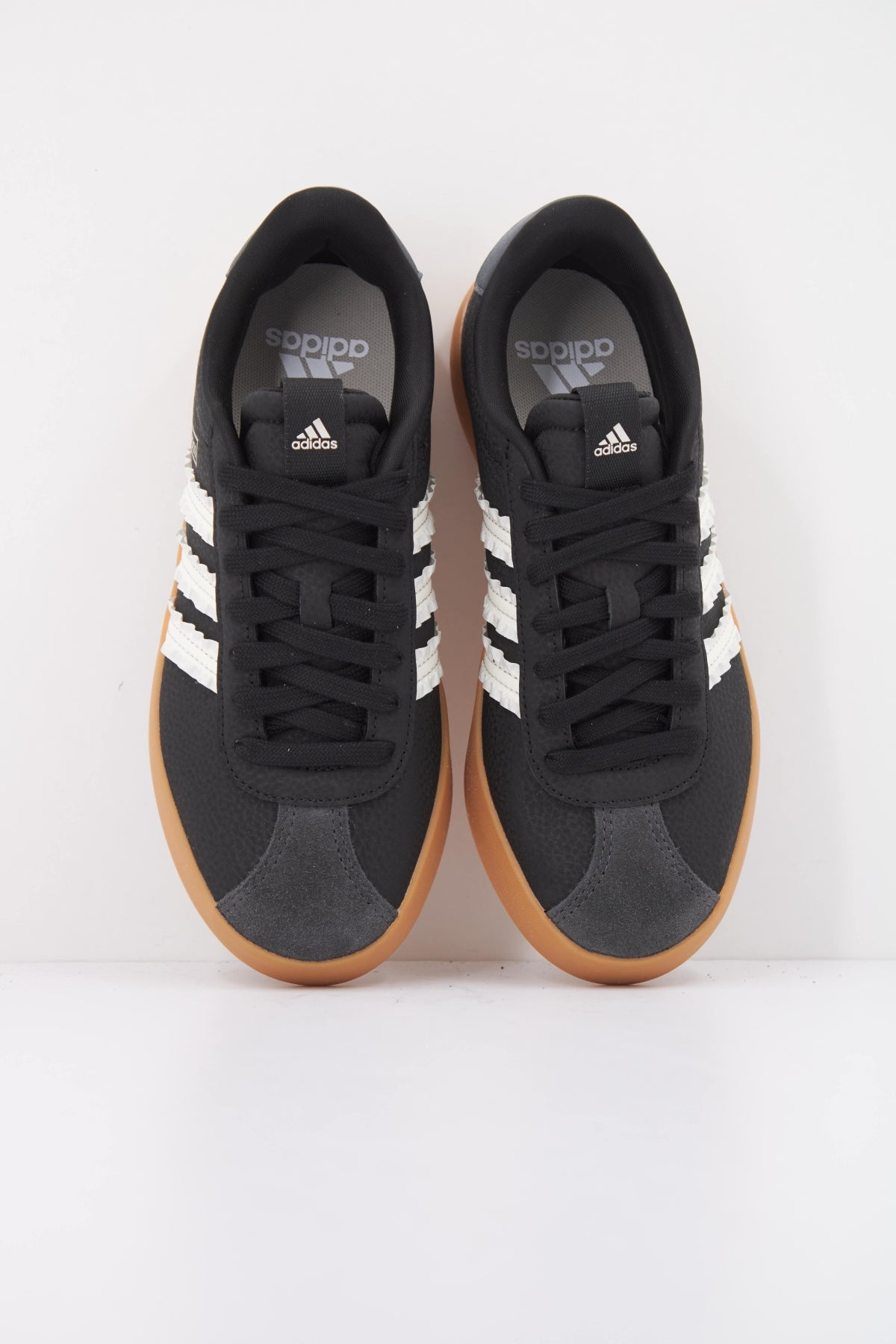 ADIDAS VL COURT . en color NEGRO  (3)