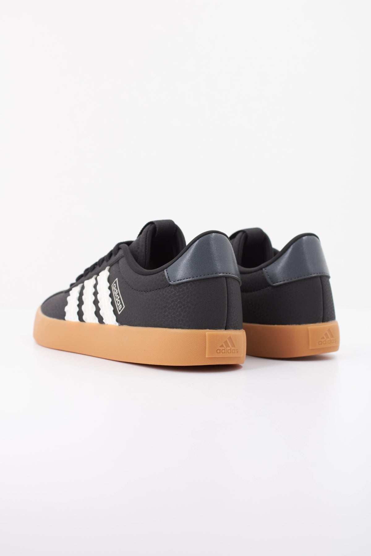ADIDAS VL COURT . en color NEGRO  (4)
