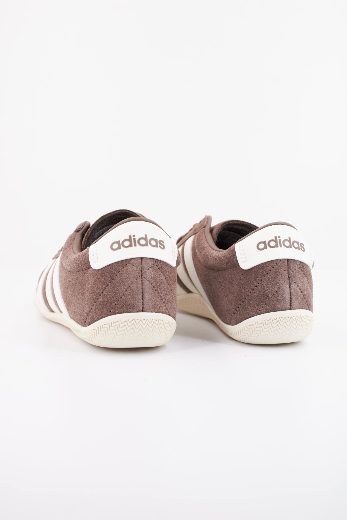 ADIDAS GRAND COURT LO en color MARRON  (4)