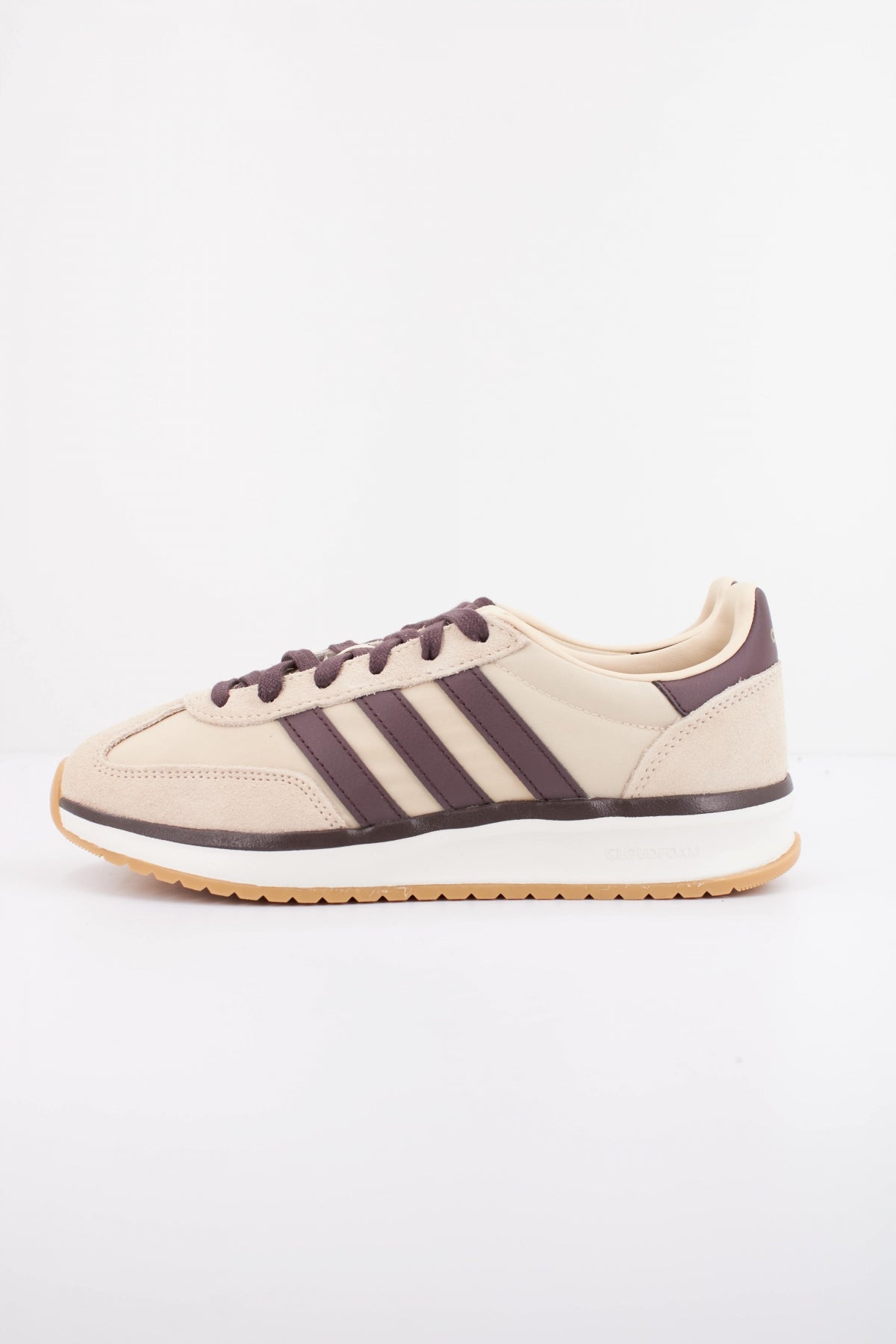 ADIDAS RUN S . en color BEIS  (1)