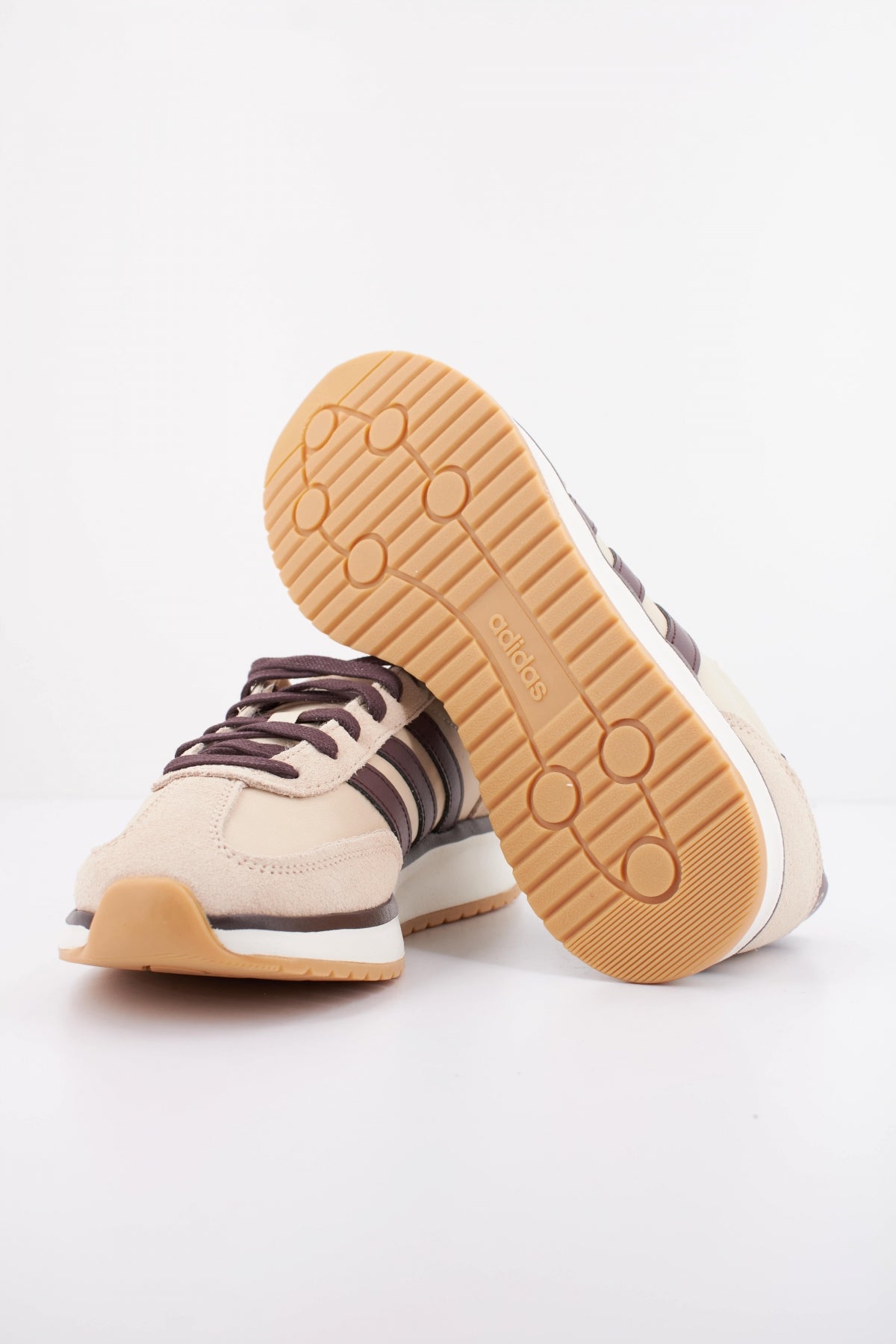 ADIDAS RUN S . en color BEIS  (5)