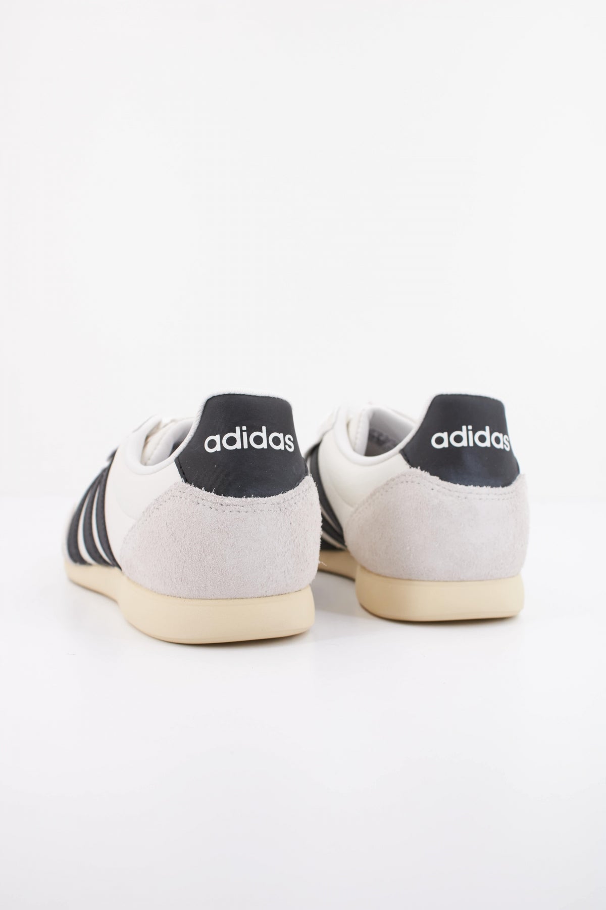 ADIDAS JR en color BLANCO  (4)