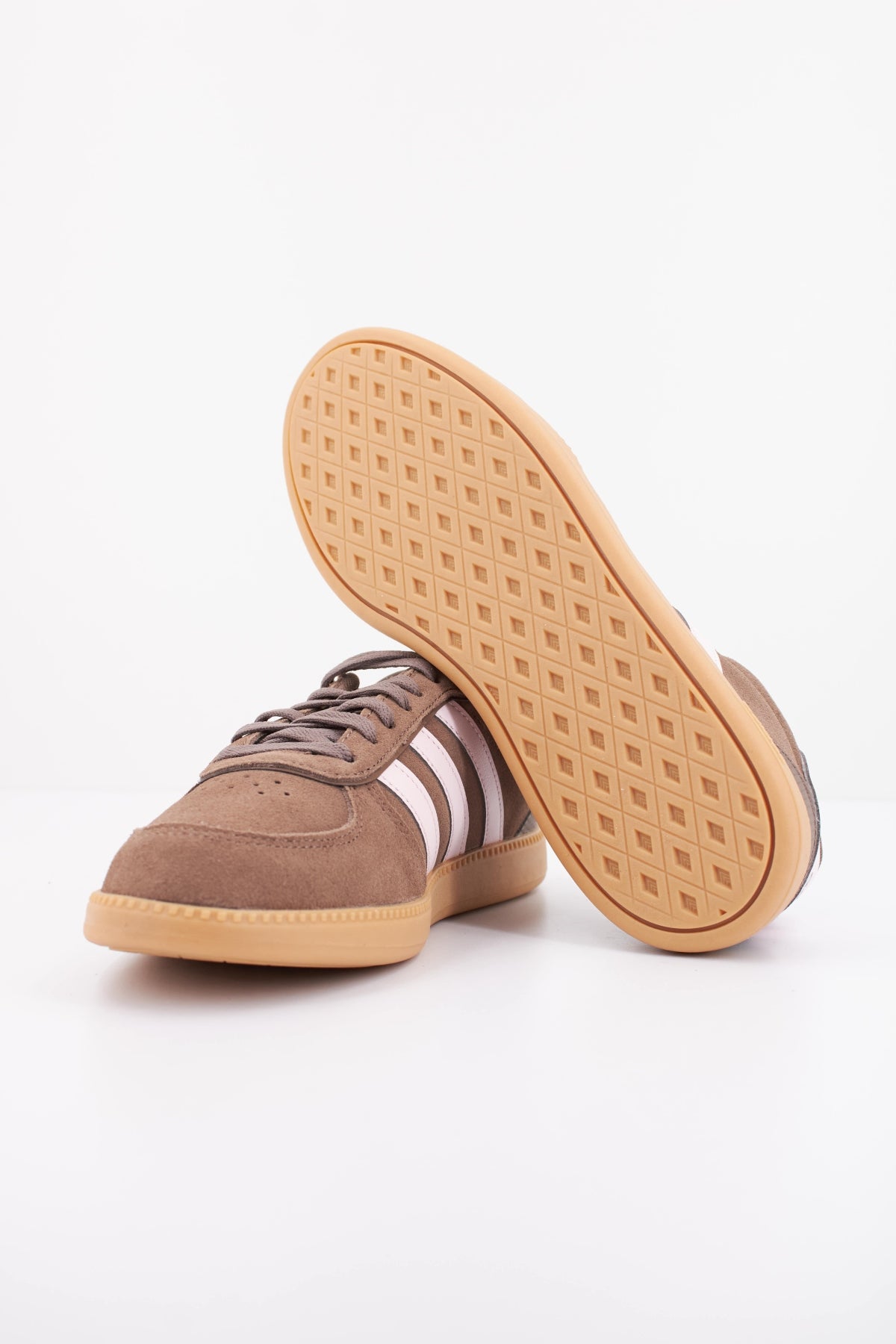 ADIDAS BREAKNET SLEEK en color MARRON  (5)