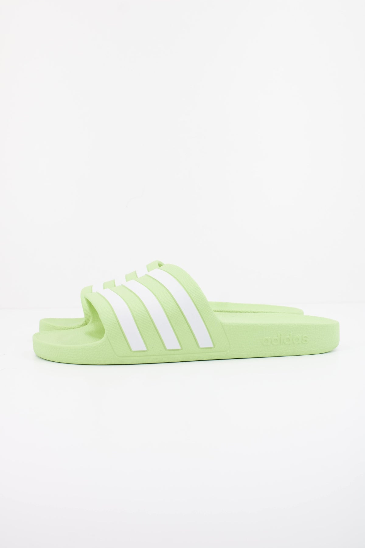 ADIDAS ADILETTE AQUA en color VERDE  (1)