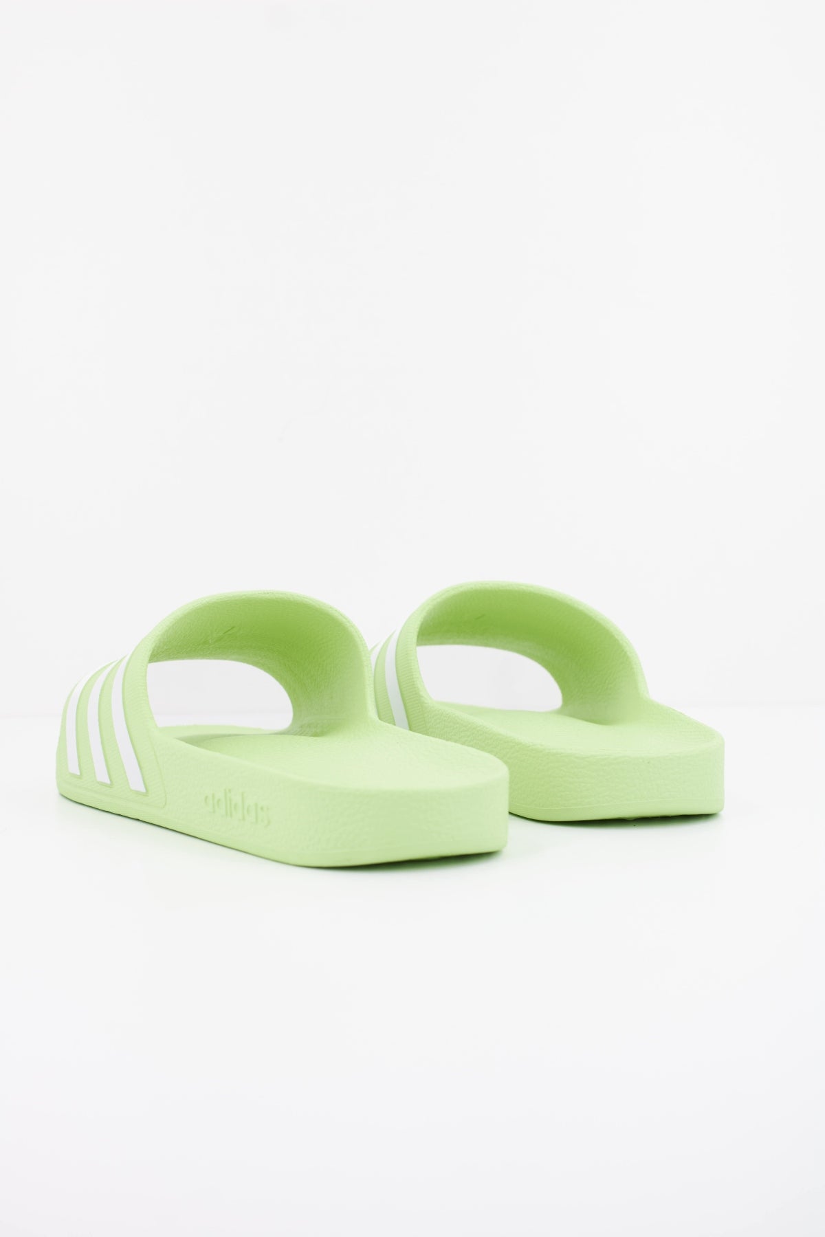 ADIDAS ADILETTE AQUA en color VERDE  (4)