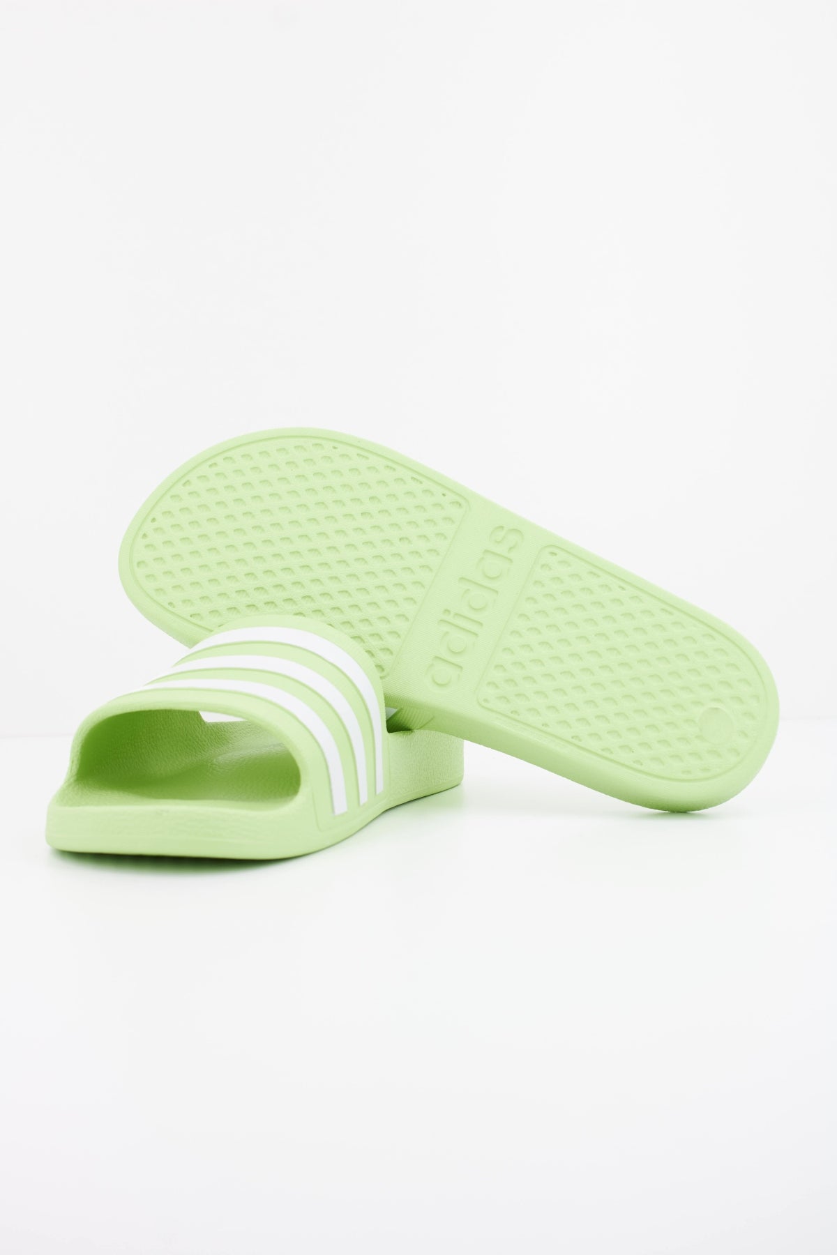 ADIDAS ADILETTE AQUA en color VERDE  (5)