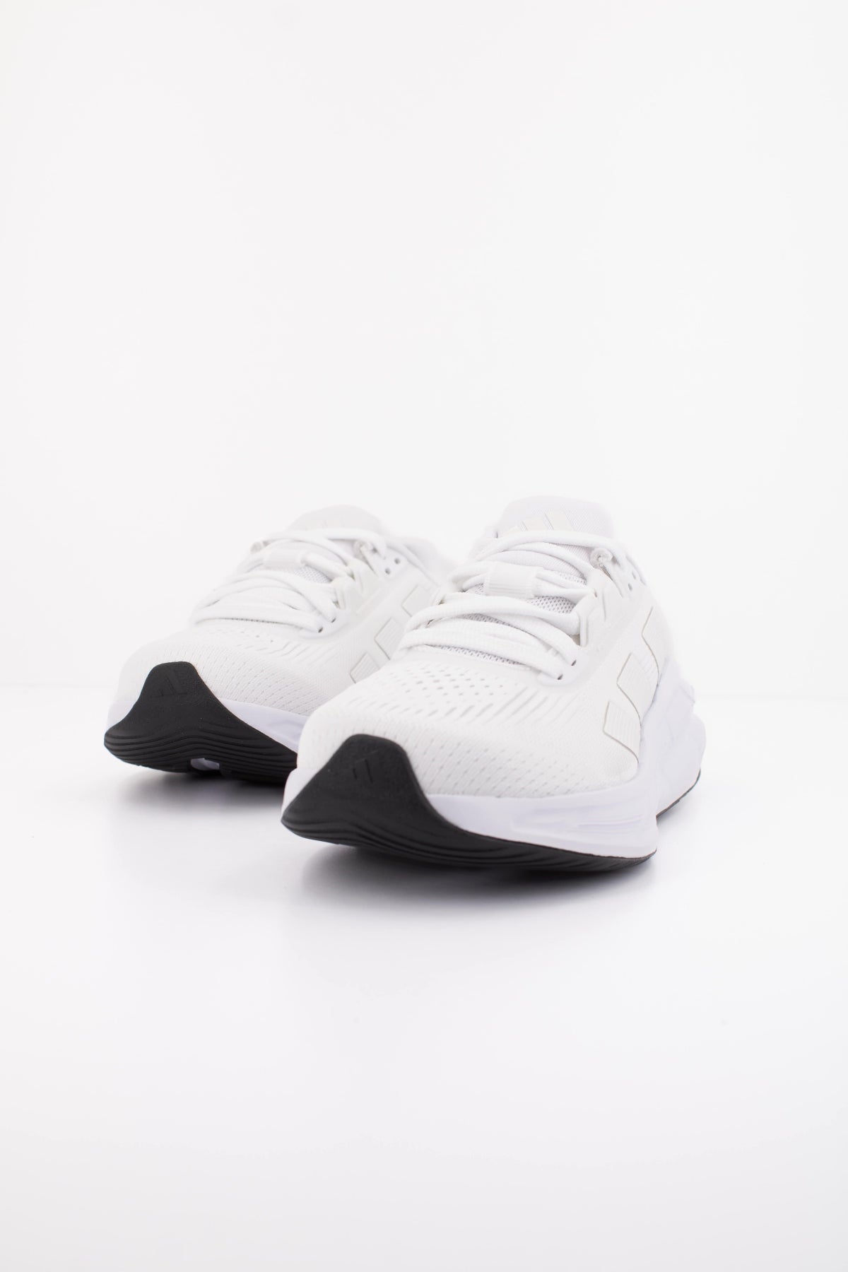 ADIDAS  QUESTAR  W  en color BLANCO  (2)