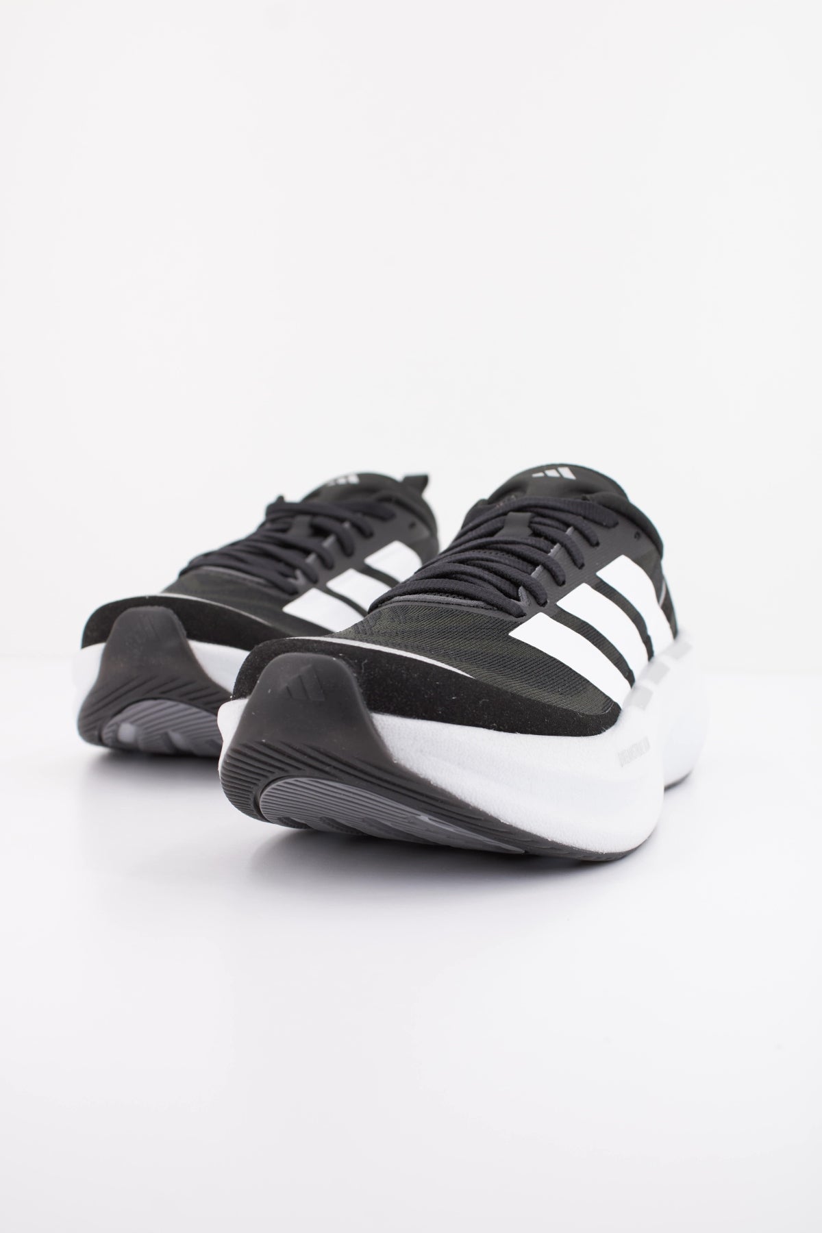 ADIDAS SUPERNOVA GLIDE W en color NEGRO  (2)