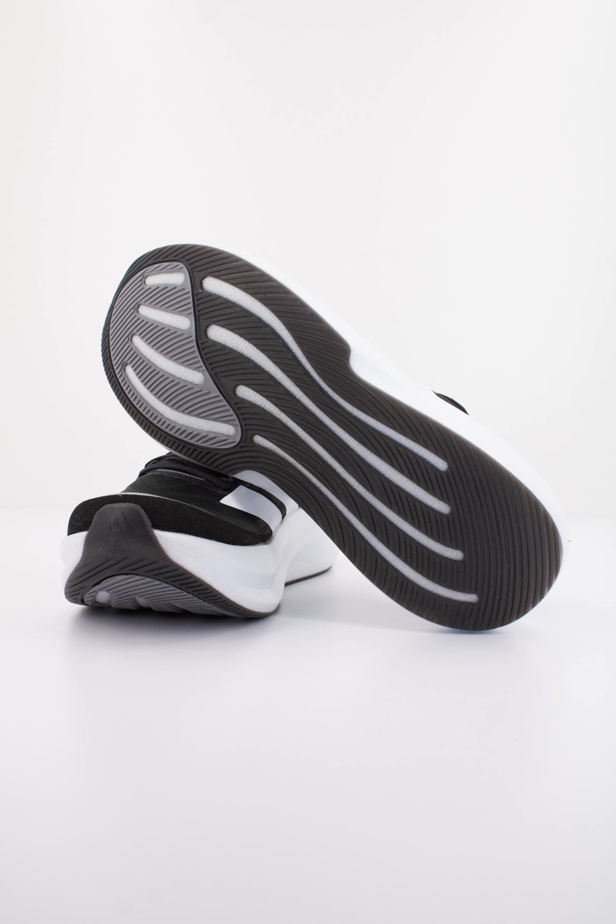 ADIDAS SUPERNOVA GLIDE W en color NEGRO  (5)