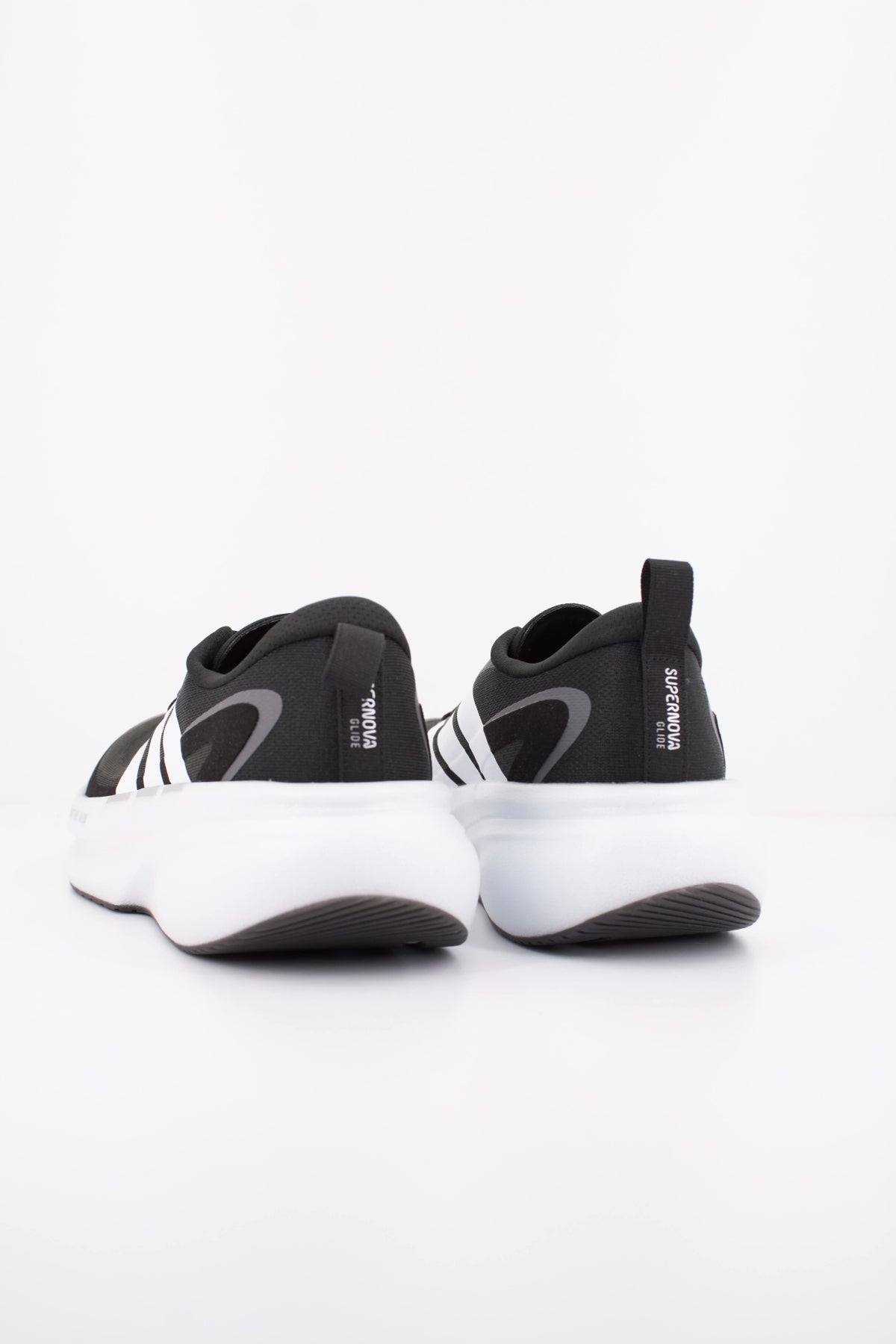 ADIDAS SUPERNOVA GLIDE M en color NEGRO  (4)