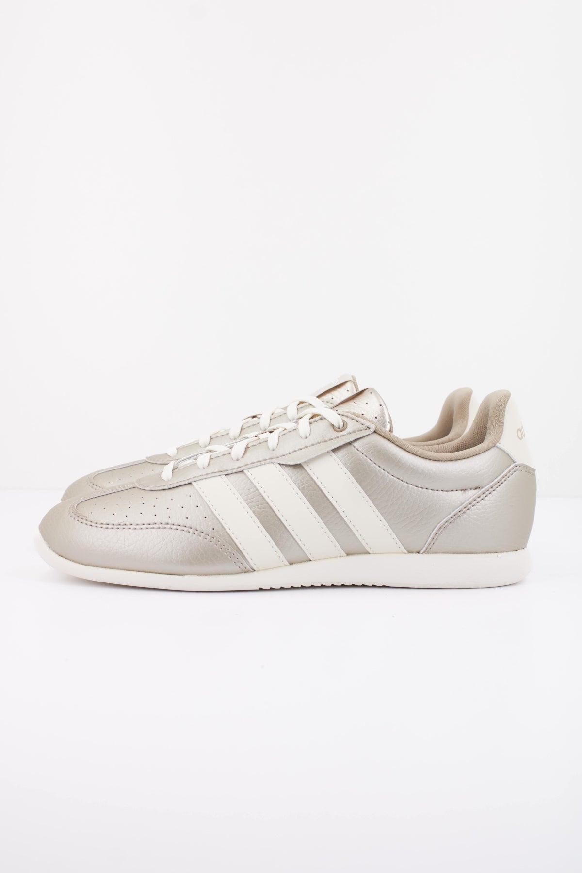 ADIDAS  BARREDA LO  en color ORO  (1)