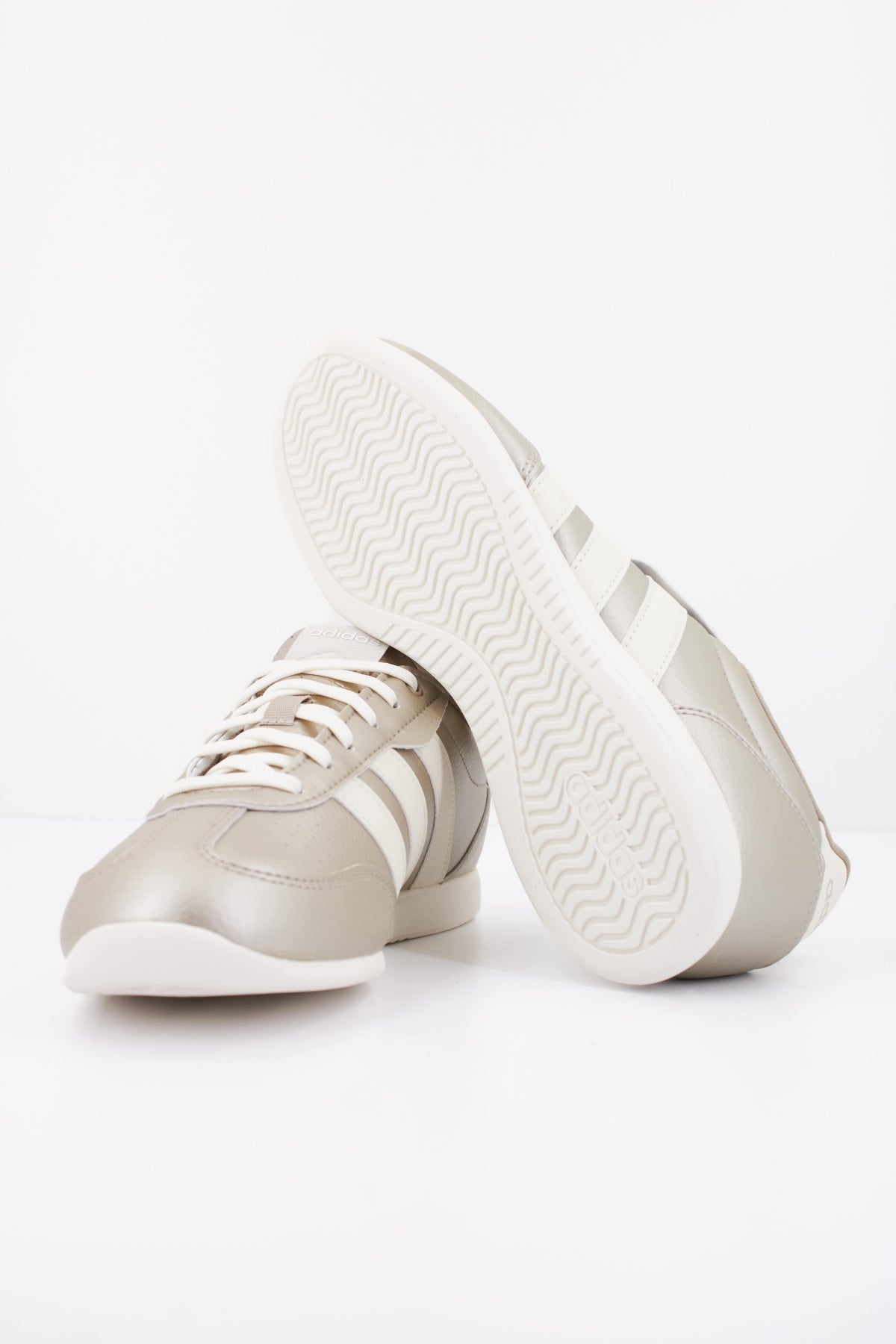 ADIDAS  BARREDA LO  en color ORO  (5)