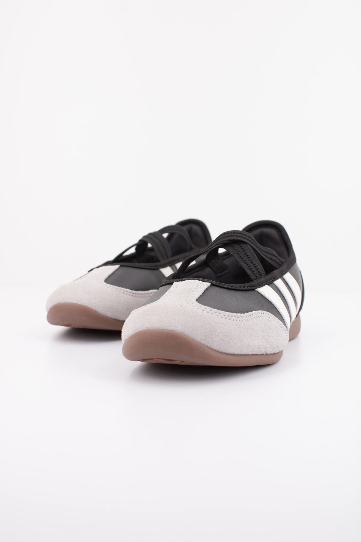 ADIDAS BARREDA MARY JANE en color NEGRO  (2)
