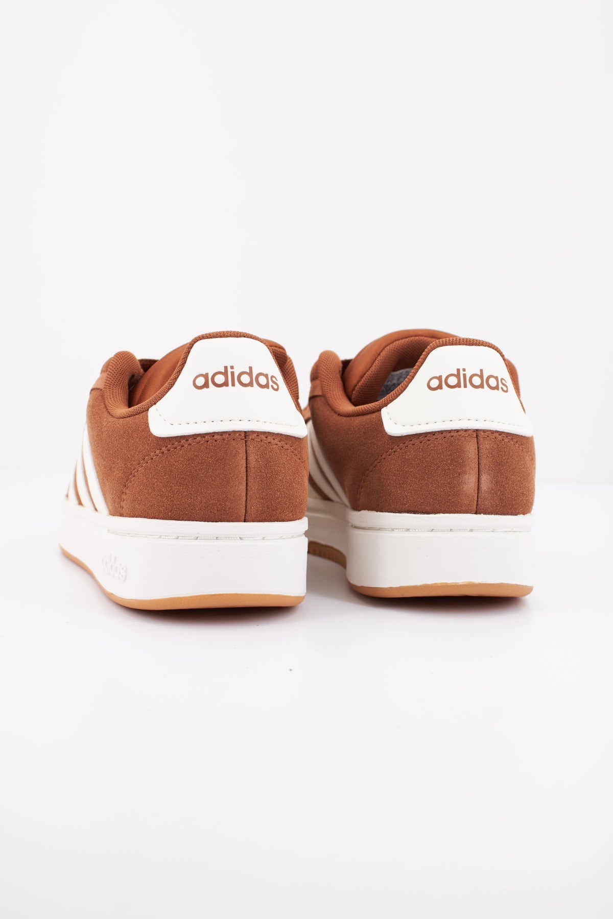 ADIDAS GRAND COURT ALPHA  en color BRONCE  (4)