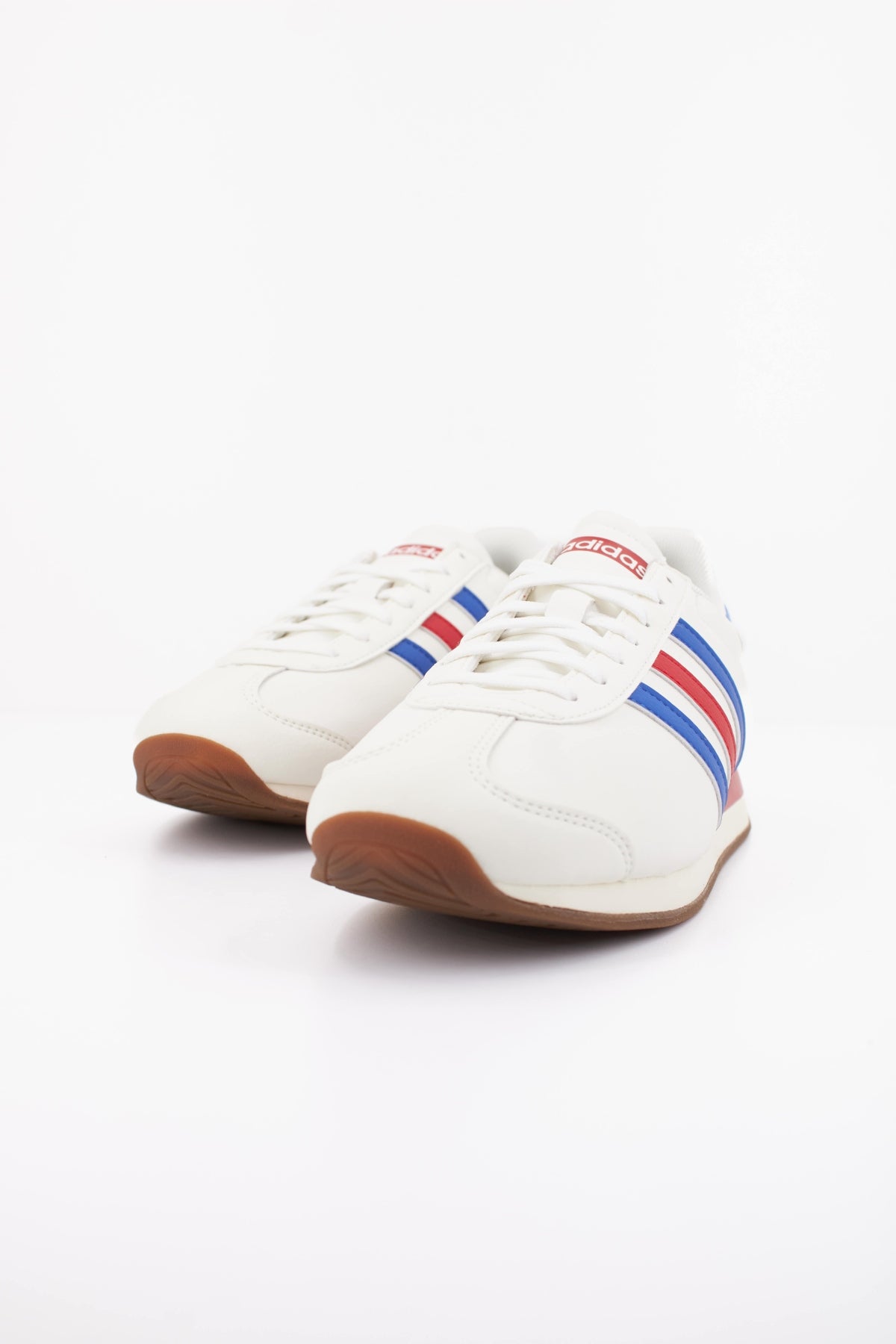 ADIDAS RUNVISTA en color BLANCO  (2)