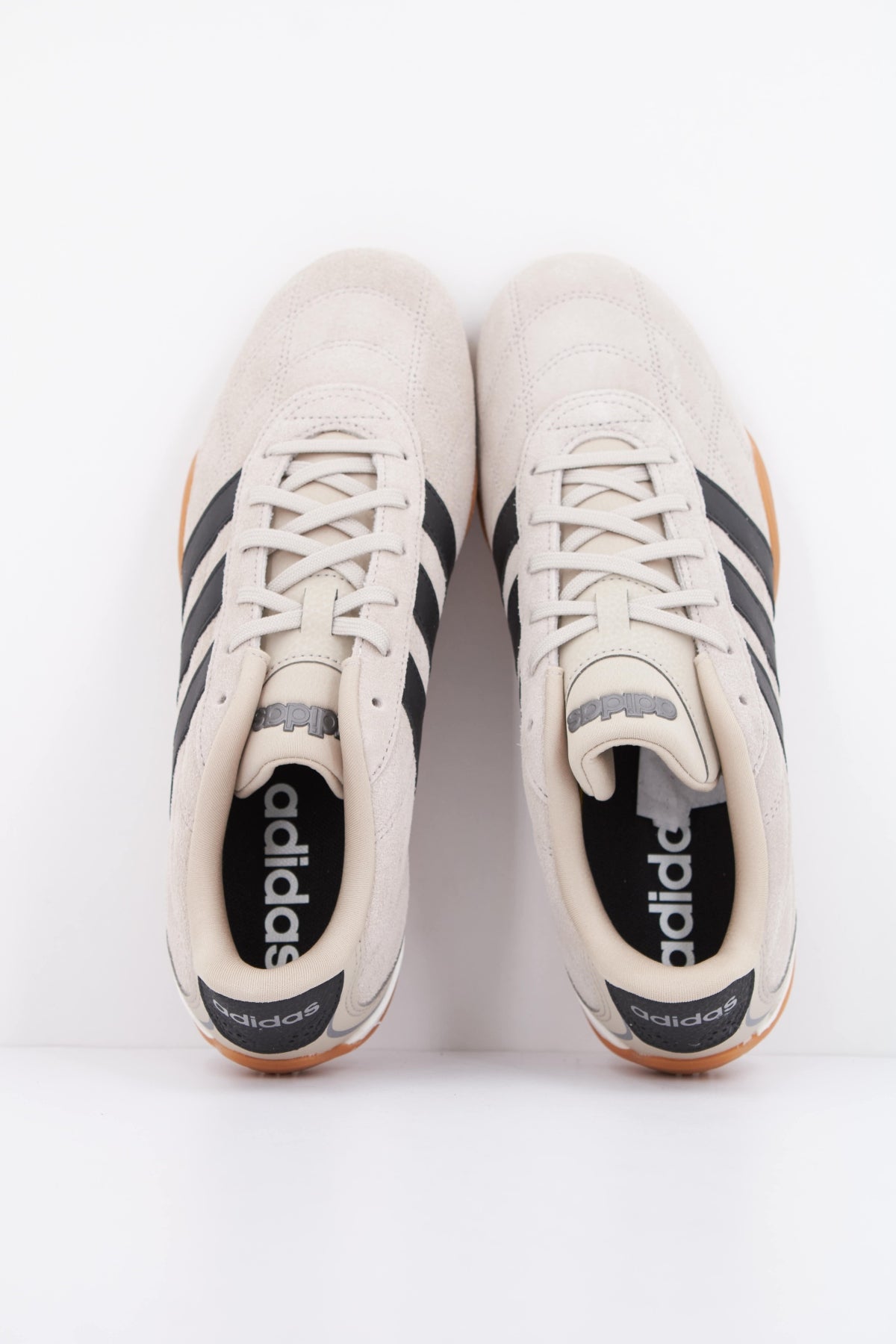 ADIDAS ADIPISTA en color BEIS  (3)