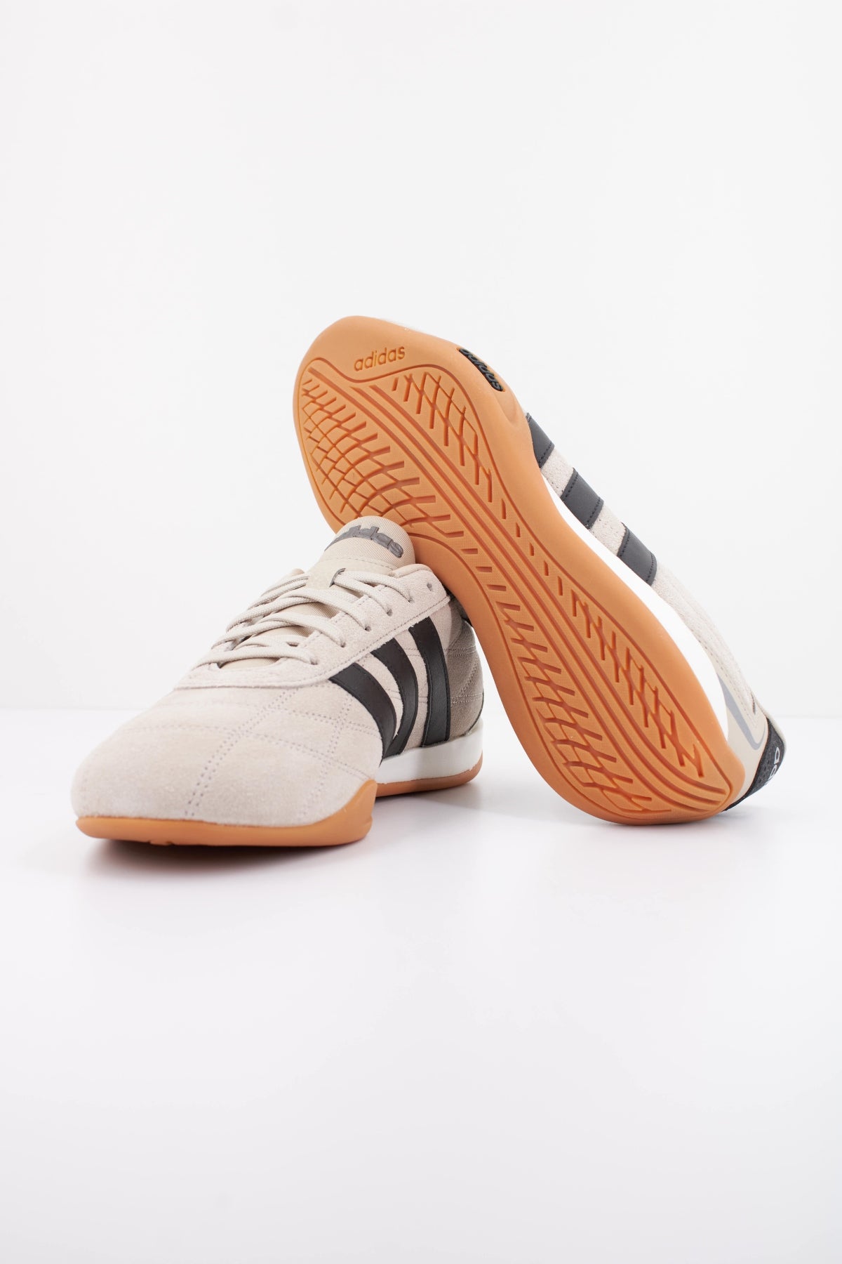 ADIDAS ADIPISTA en color BEIS  (5)