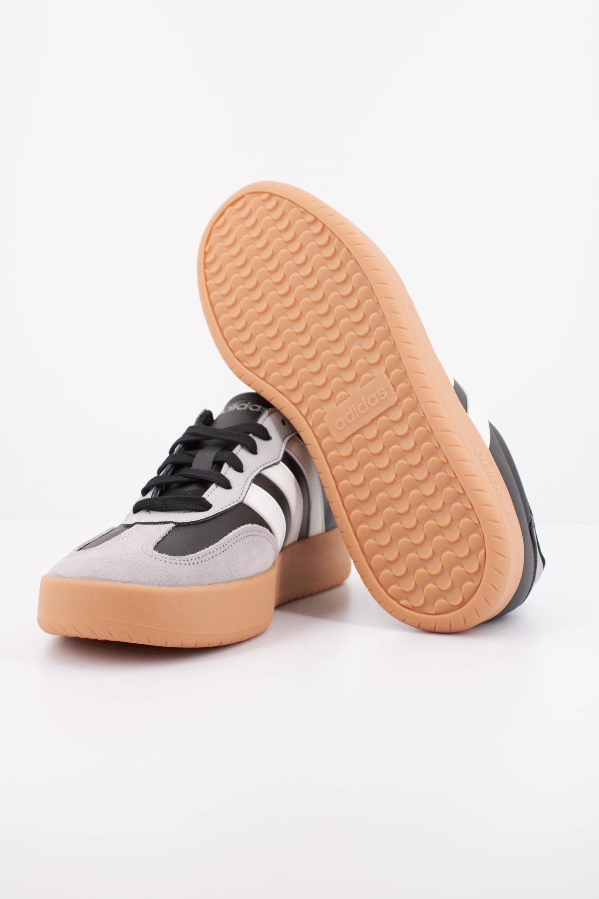 ADIDAS BARREDA en color NEGRO  (5)