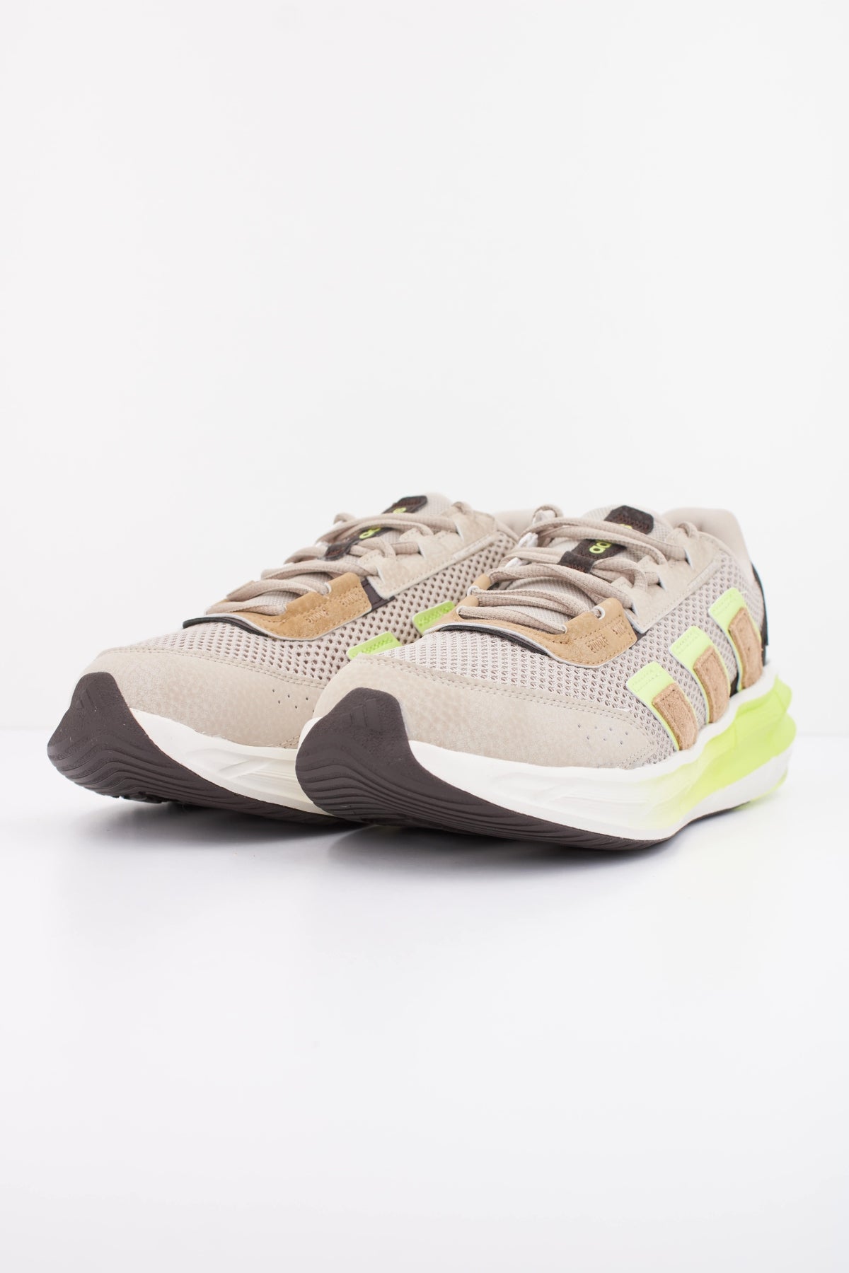 ADIDAS ASTRASTAR en color BEIS  (2)