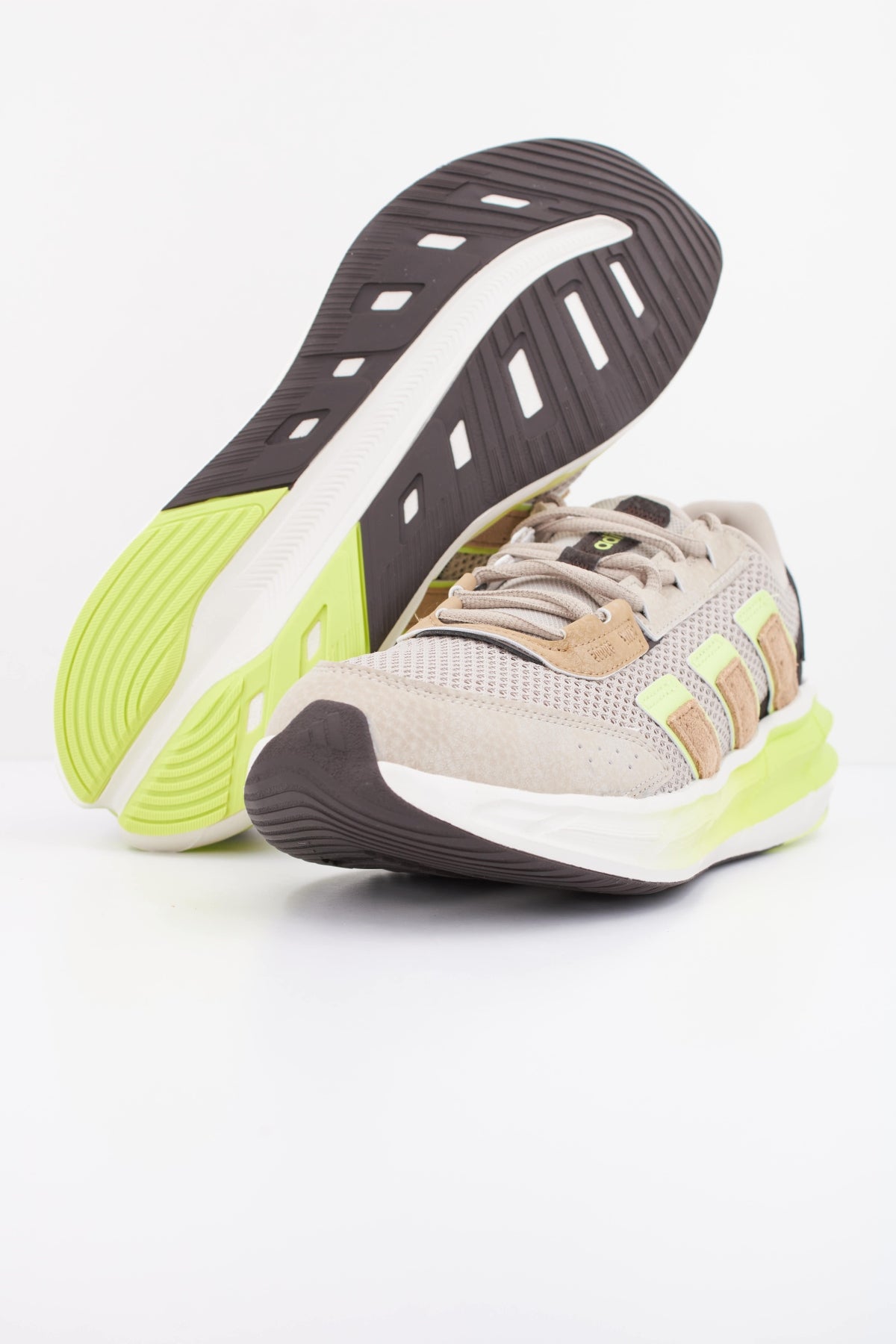 ADIDAS ASTRASTAR en color BEIS  (5)