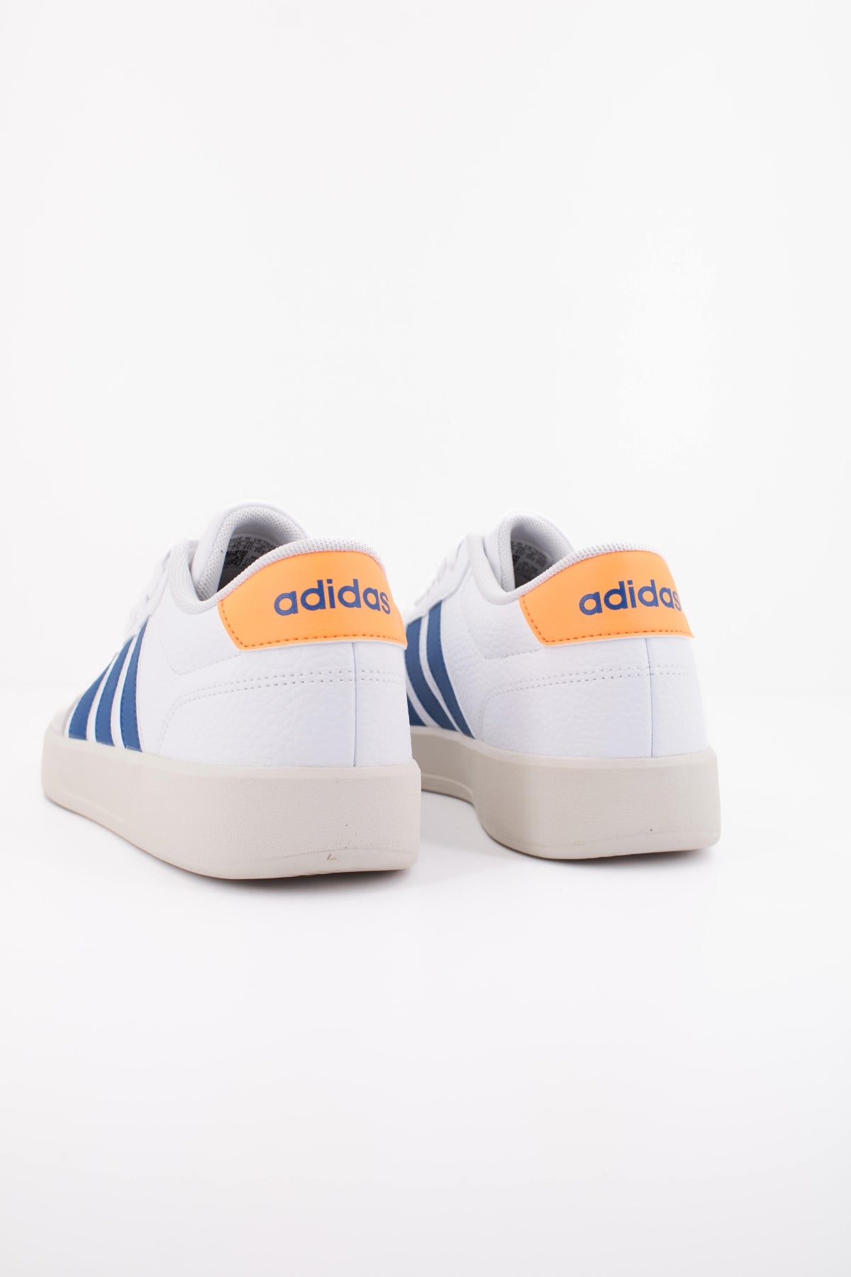 ADIDAS BREAKNET . en color BLANCO  (4)