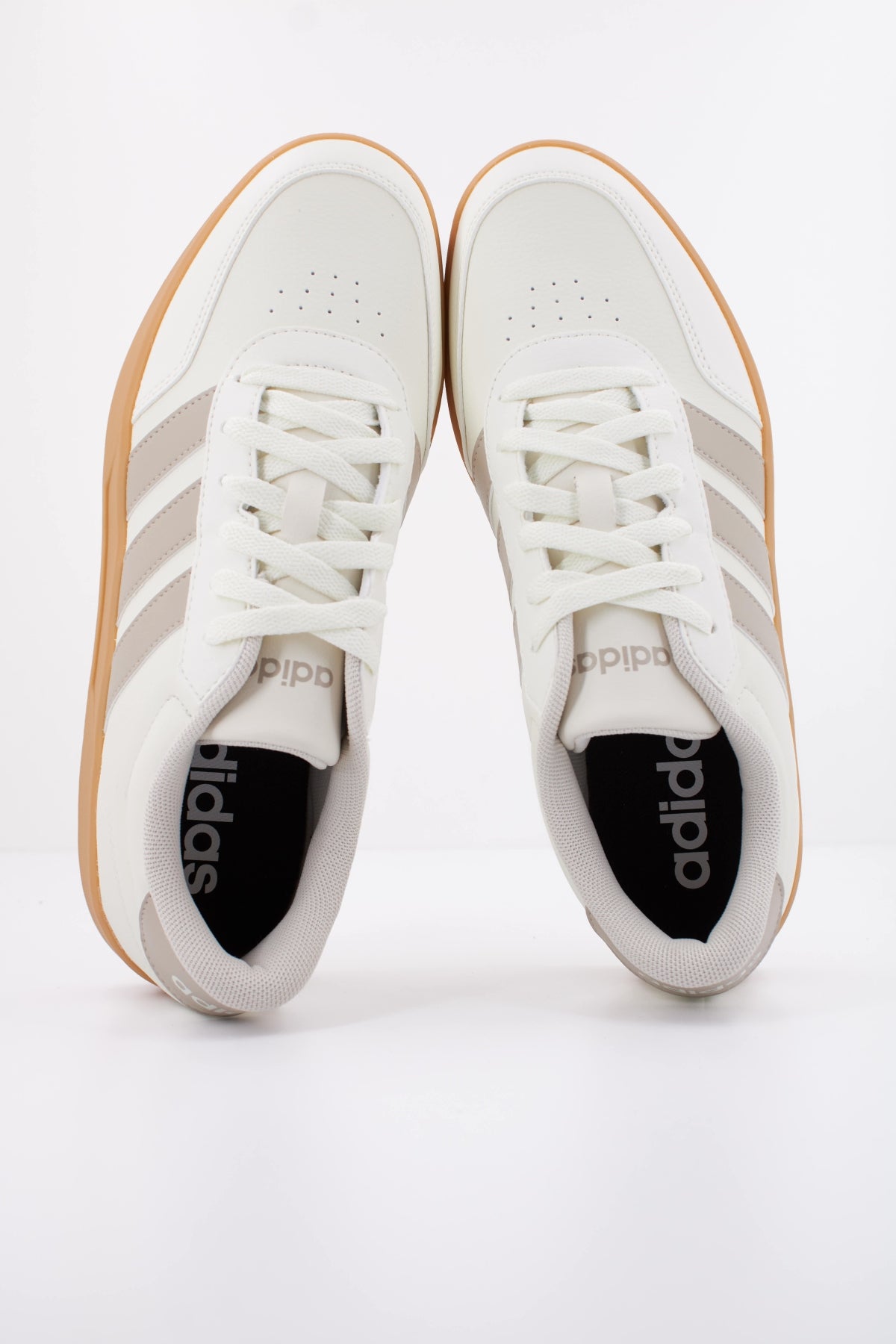 ADIDAS  BREAKNET . en color BLANCO  (3)