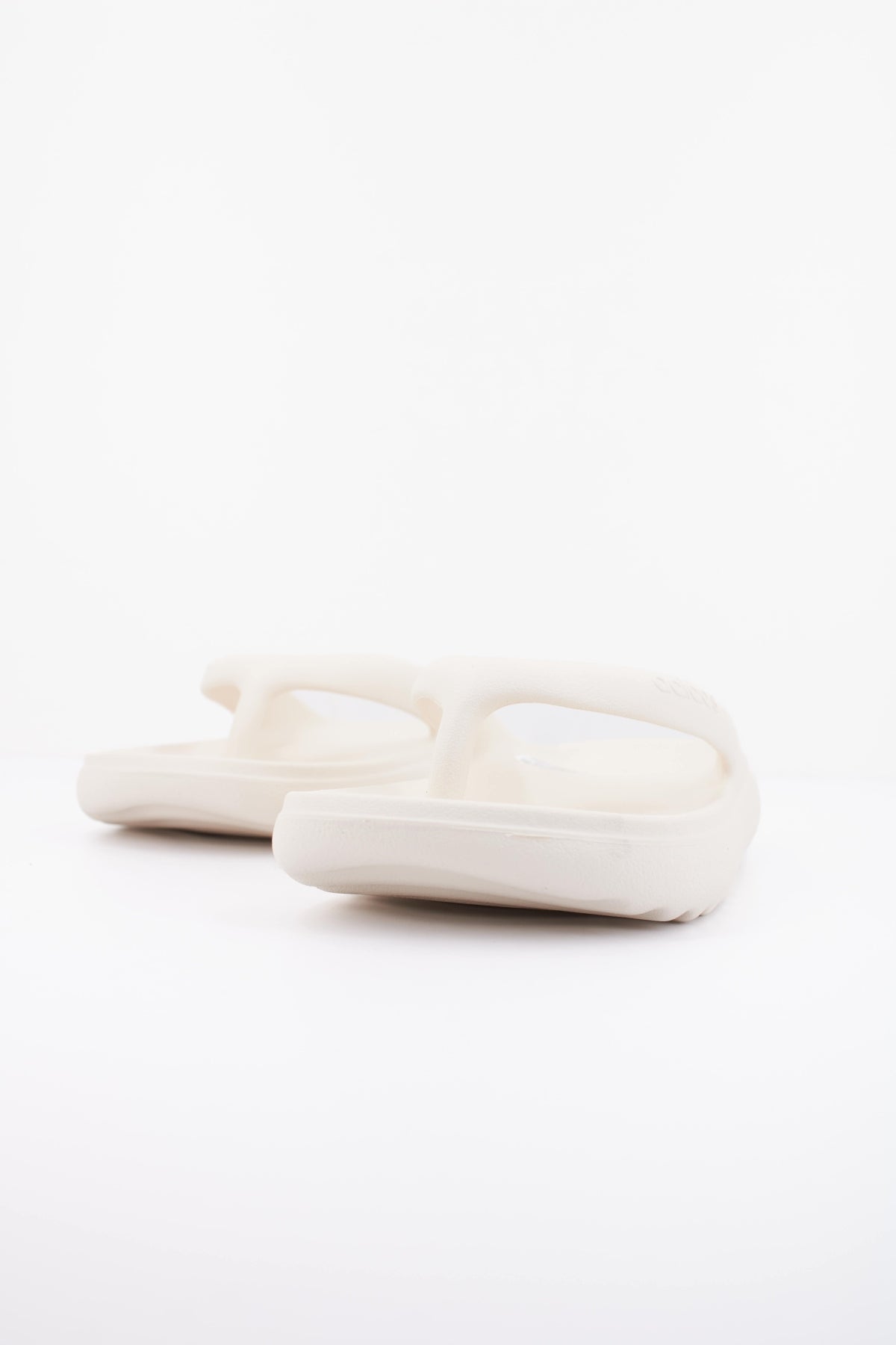 ADIDAS ADILETTE LUMIA FLIP en color BEIS  (2)