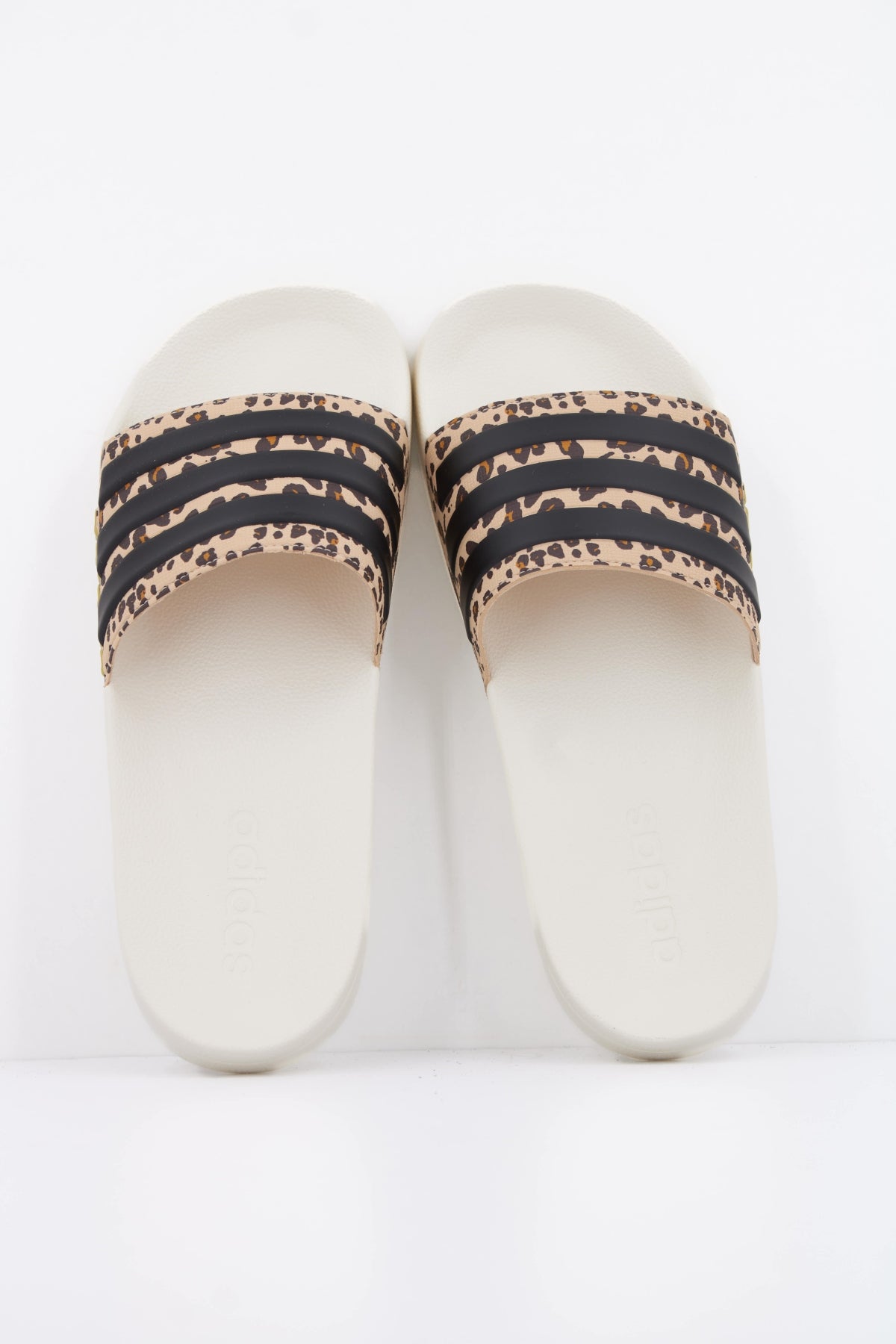 ADIDAS ADILETTE SHOWER en color ANIMAL PRINT  (3)