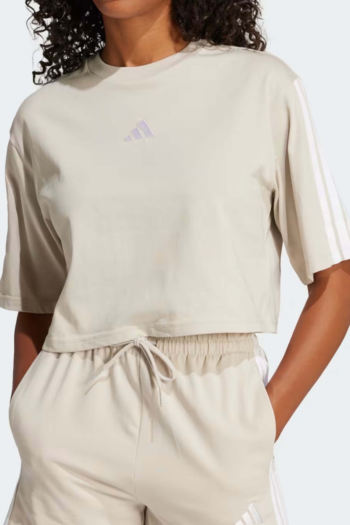 ADIDAS SJ TLR T en color BEIS  (1)