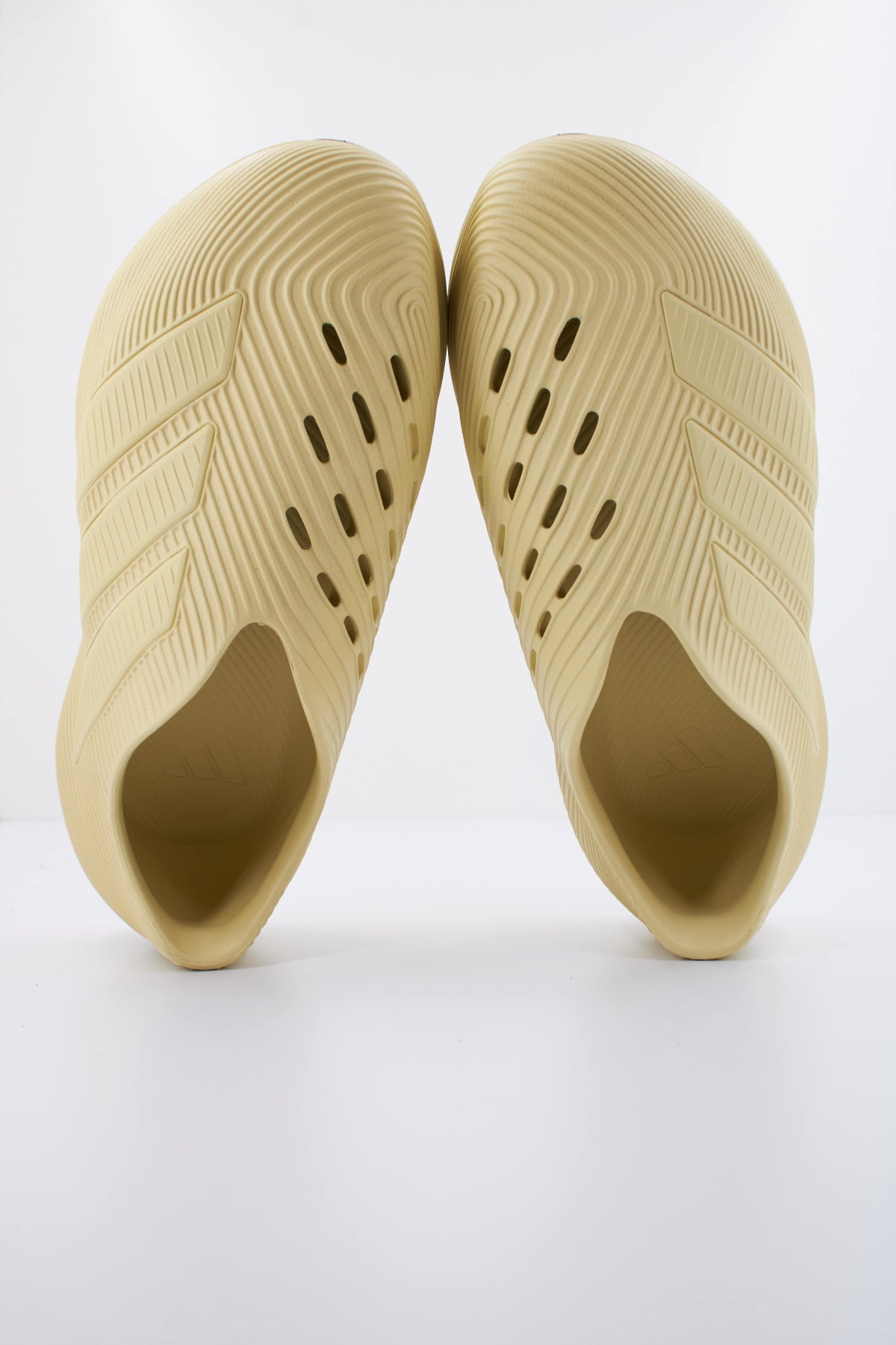 ADIDAS PURECHILL en color AMARILLO  (3)