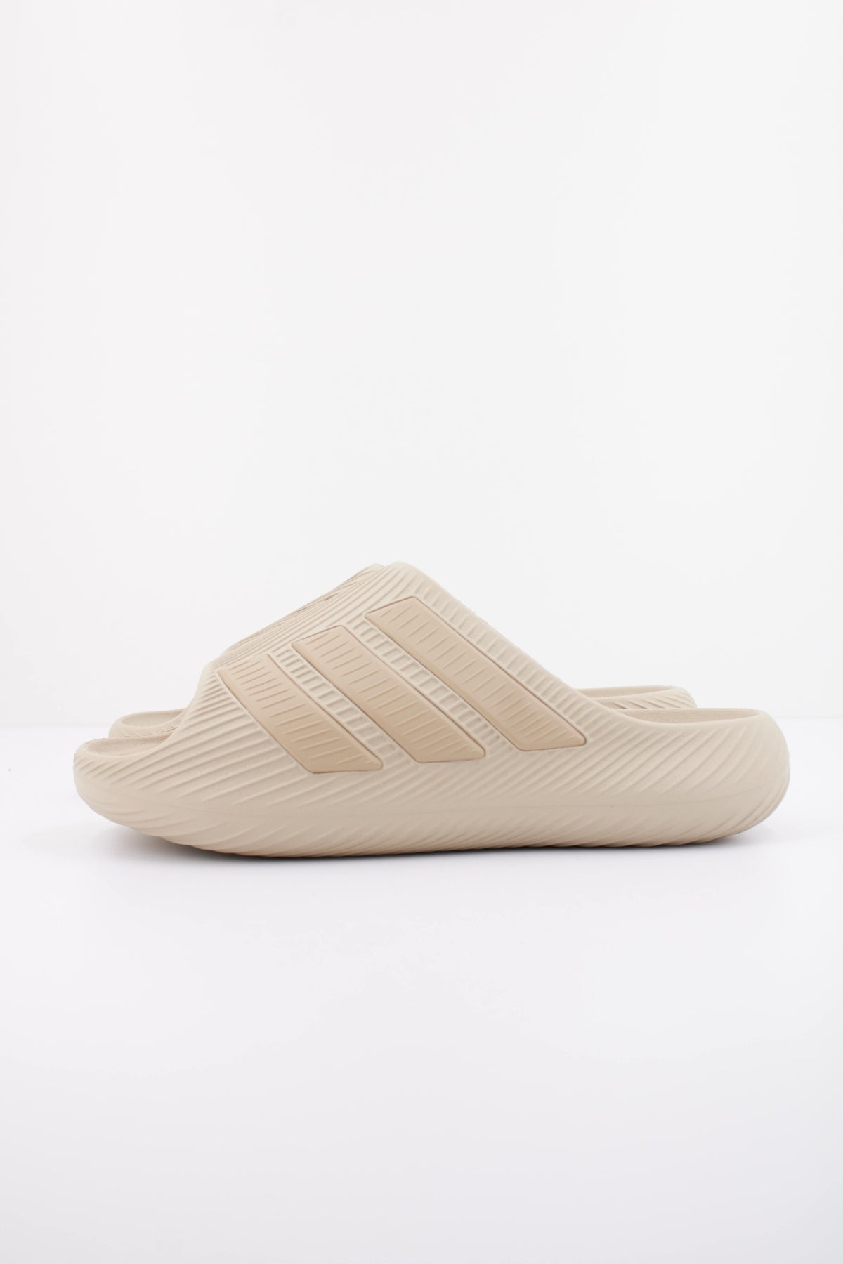 ADIDAS PURECHILL SLIDE en color BEIS  (1)