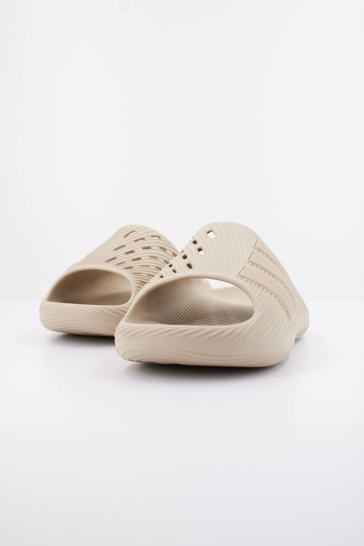 ADIDAS PURECHILL SLIDE en color BEIS  (2)