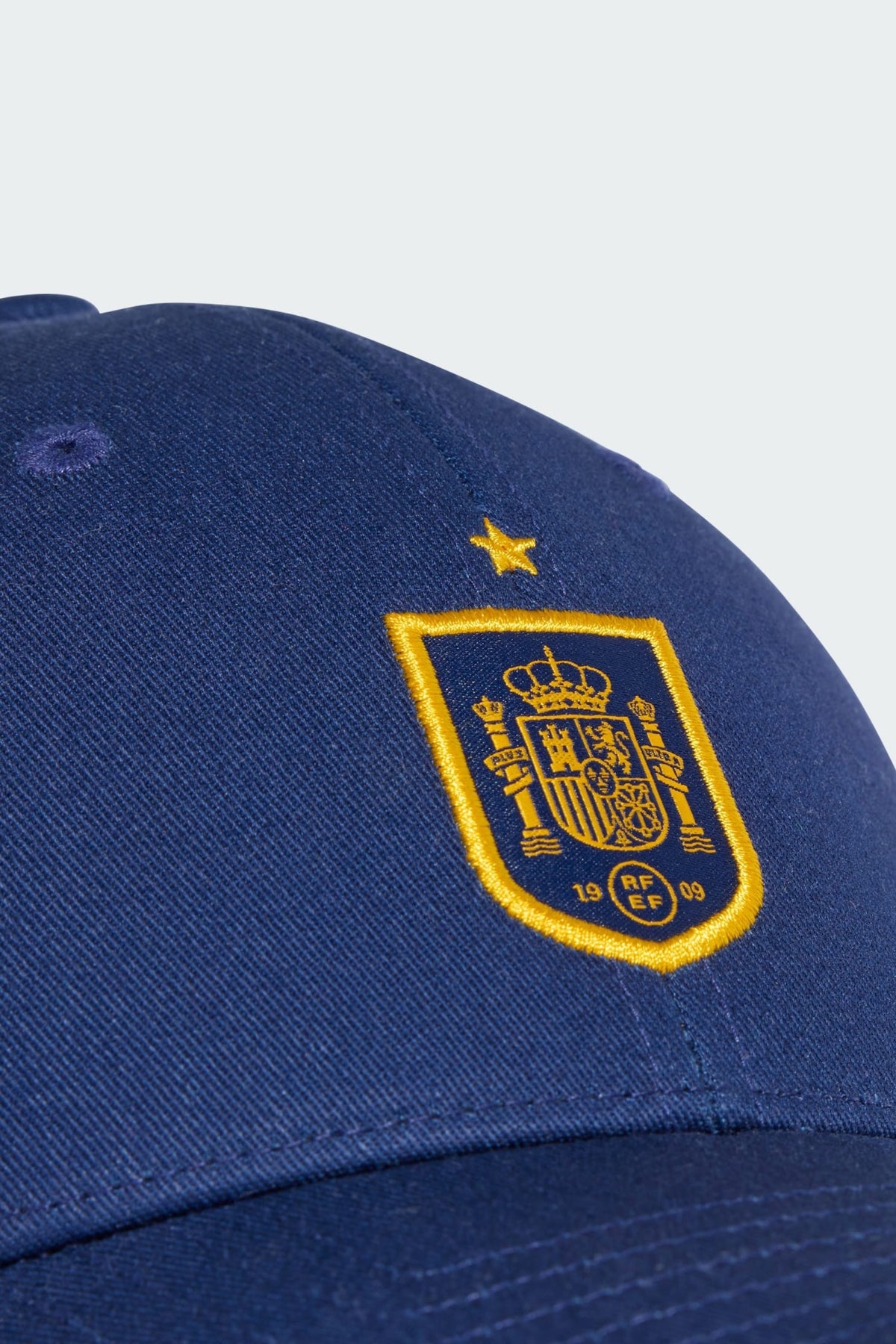 ADIDAS RFEF CAP en color AZUL  (3)