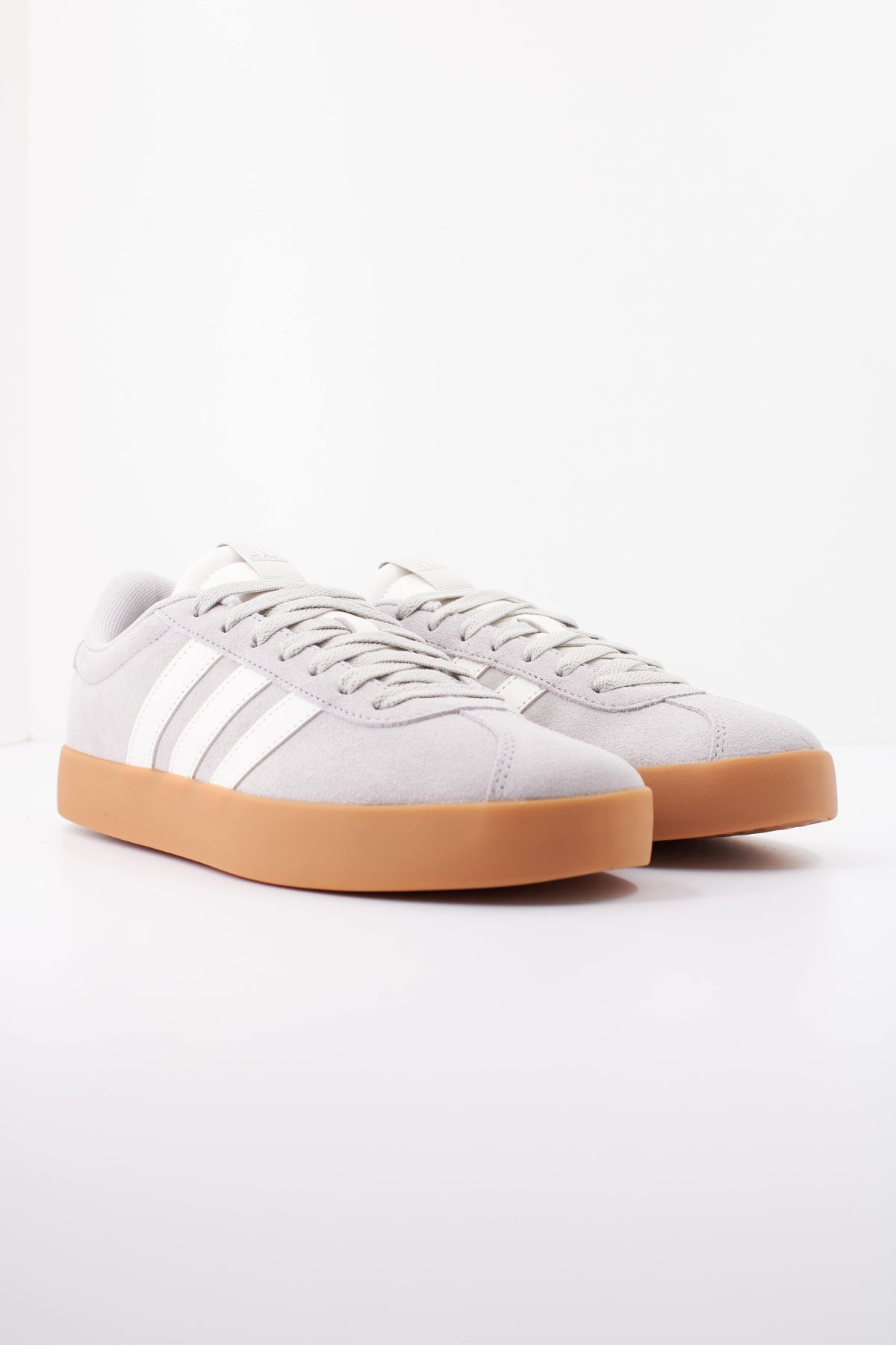 ADIDAS VL COURT . en color GRIS  (2)