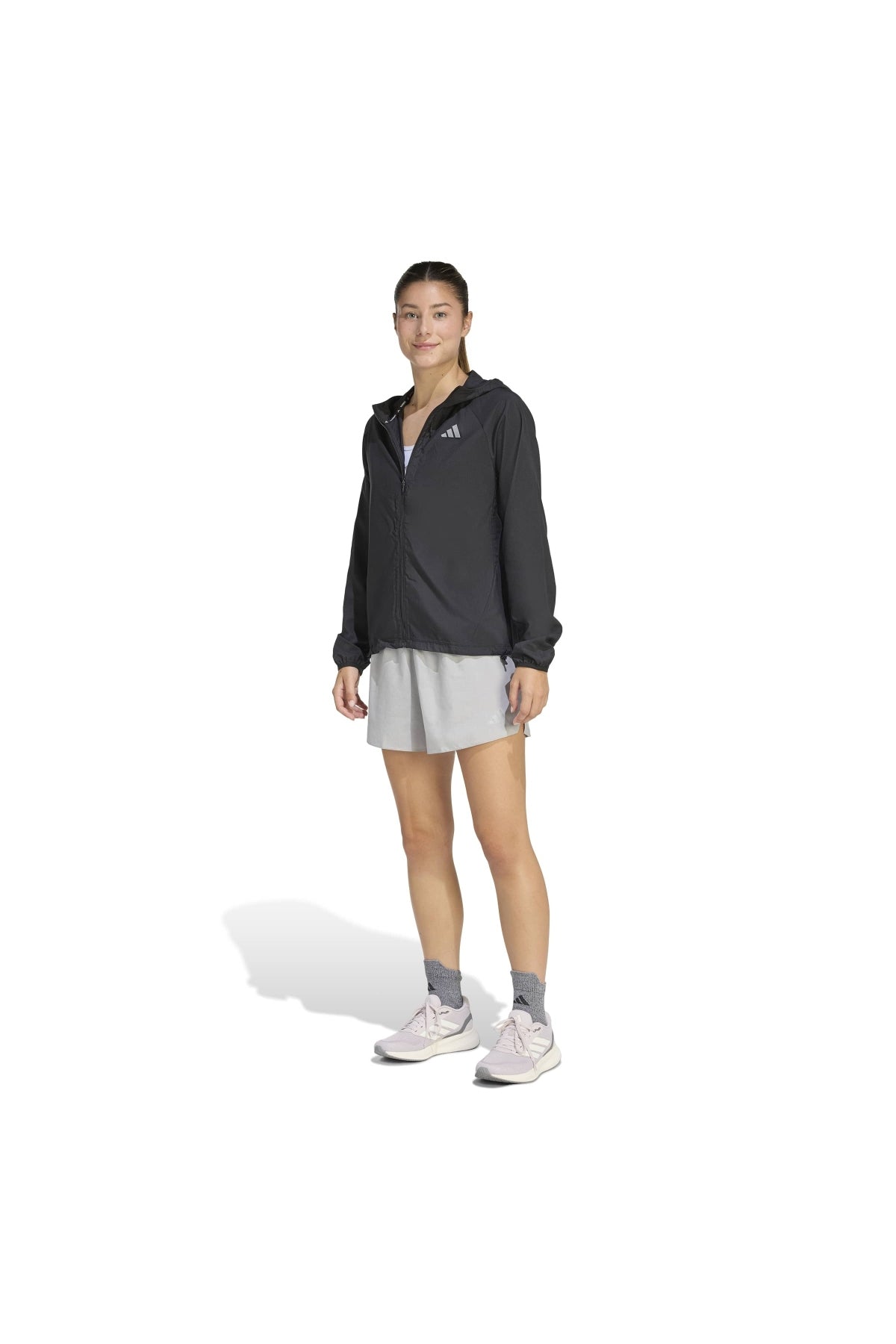 ADIDAS KA RUN ESS JKT W en color NEGRO  (1)