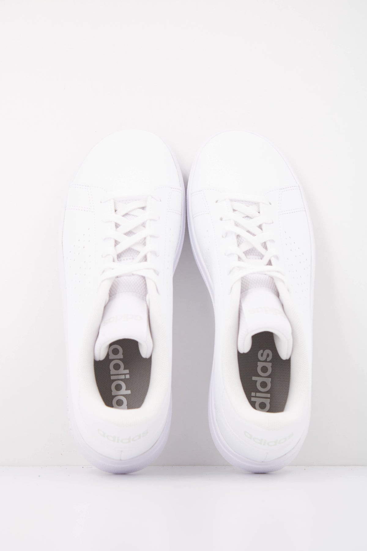 ADIDAS ADVANTAGE BASE . en color BLANCO  (3)