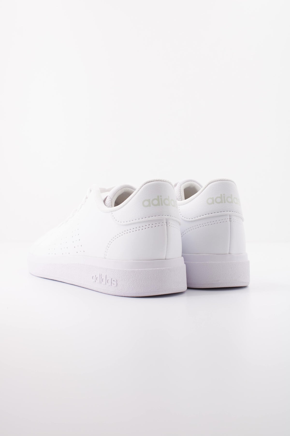 ADIDAS ADVANTAGE BASE . en color BLANCO  (4)