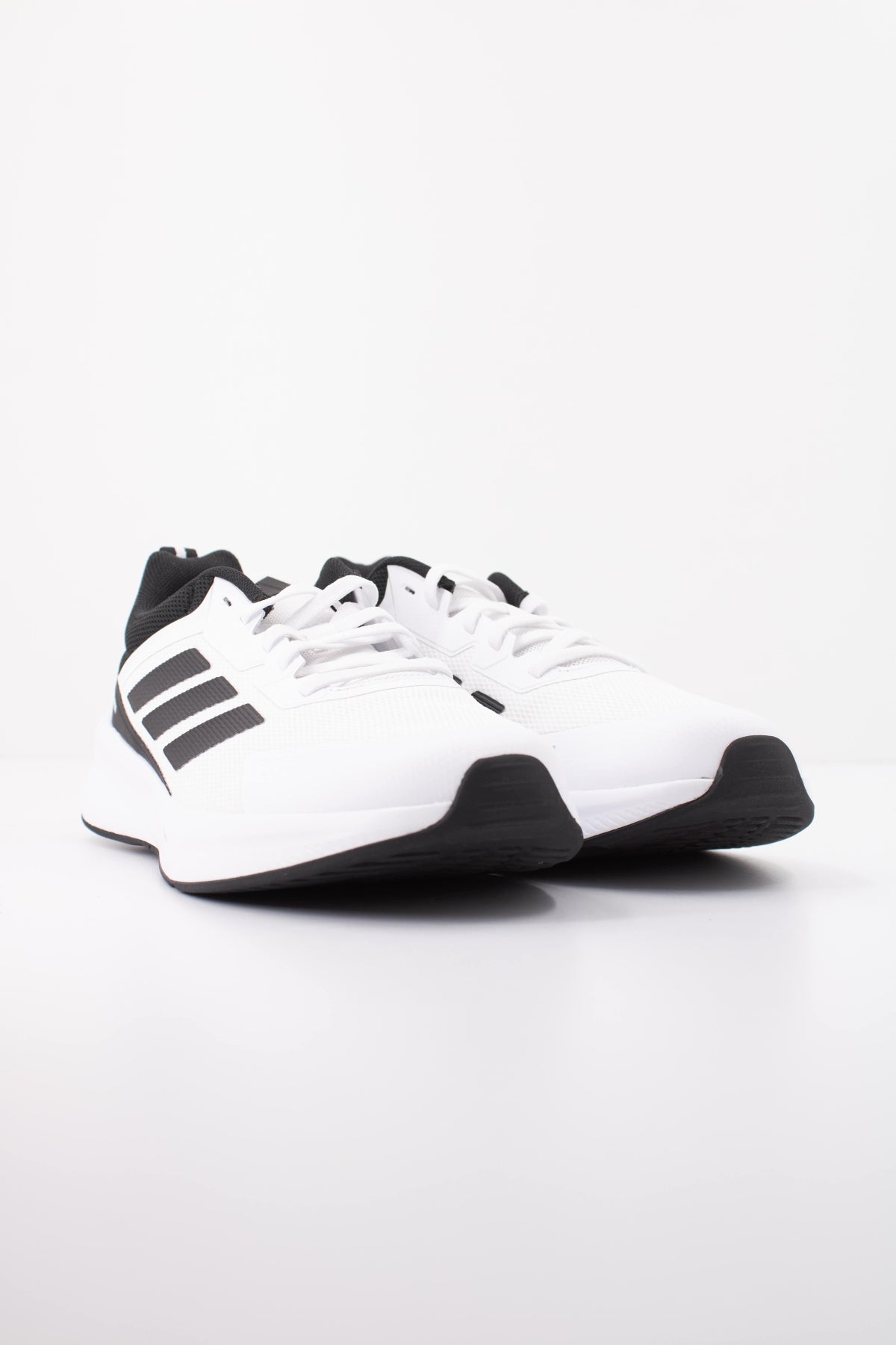 ADIDAS FortaRun . J en color BLANCO  (2)