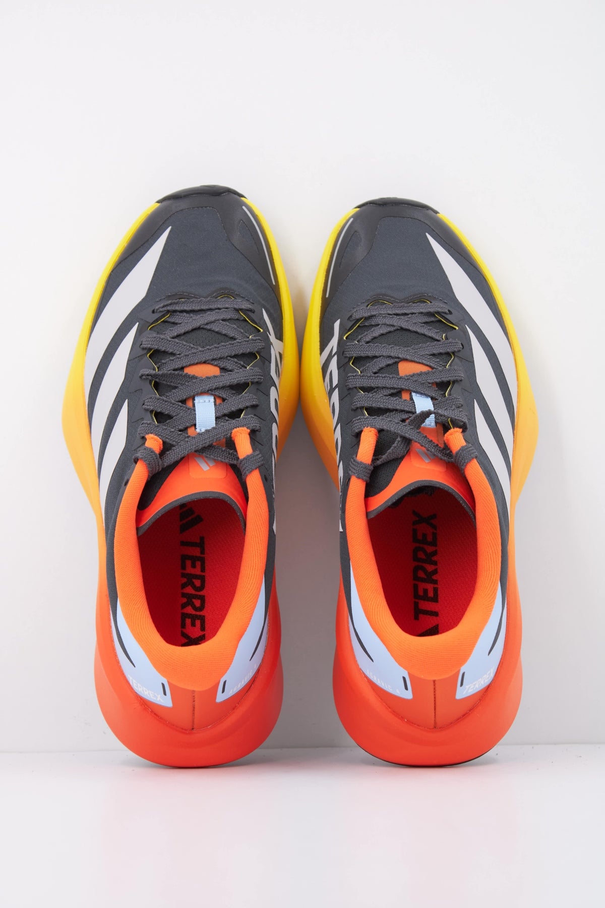 ADIDAS TERREX AGRAVIC  W en color GRIS  (3)