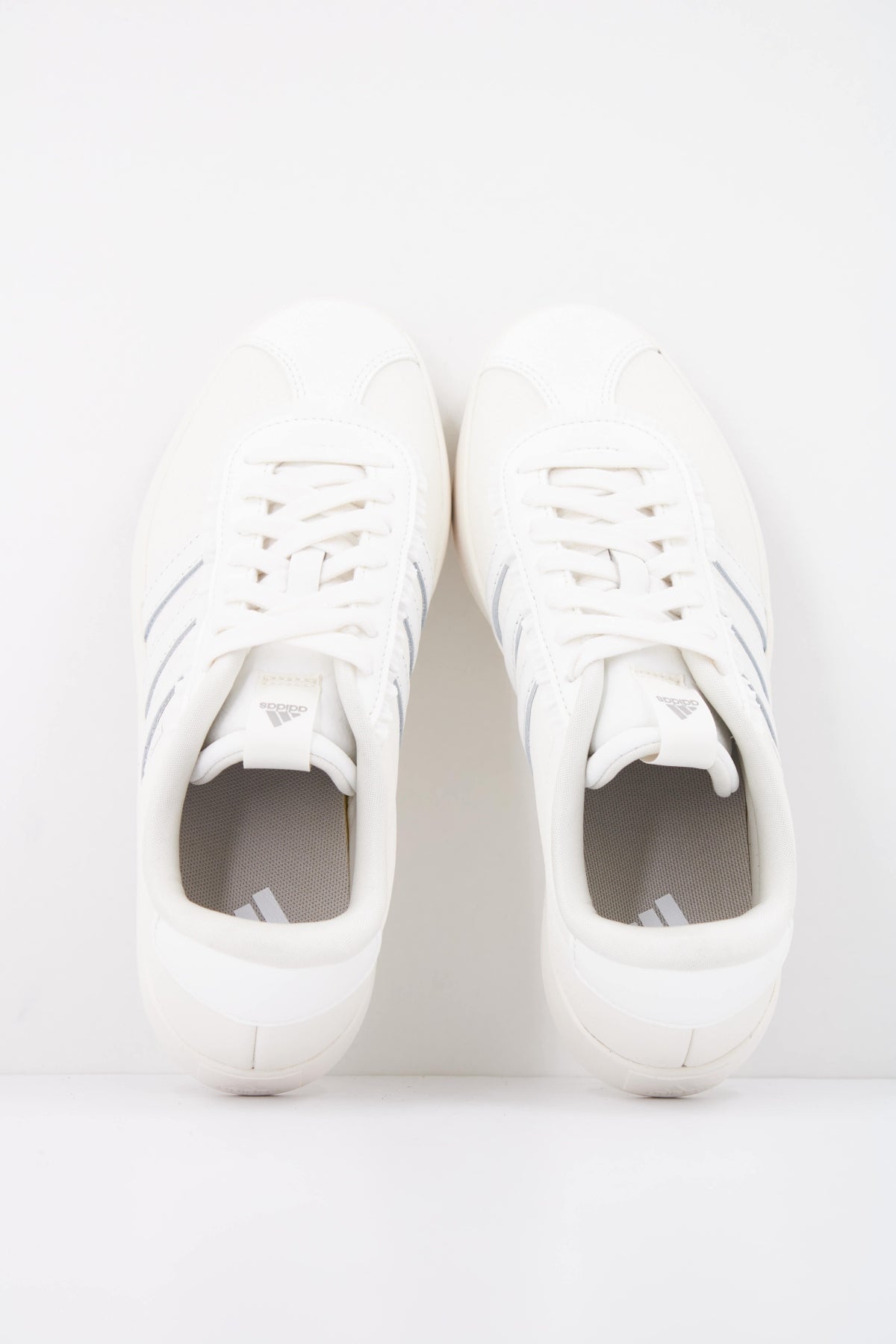 ADIDAS KI VL COURT . en color BLANCO  (3)
