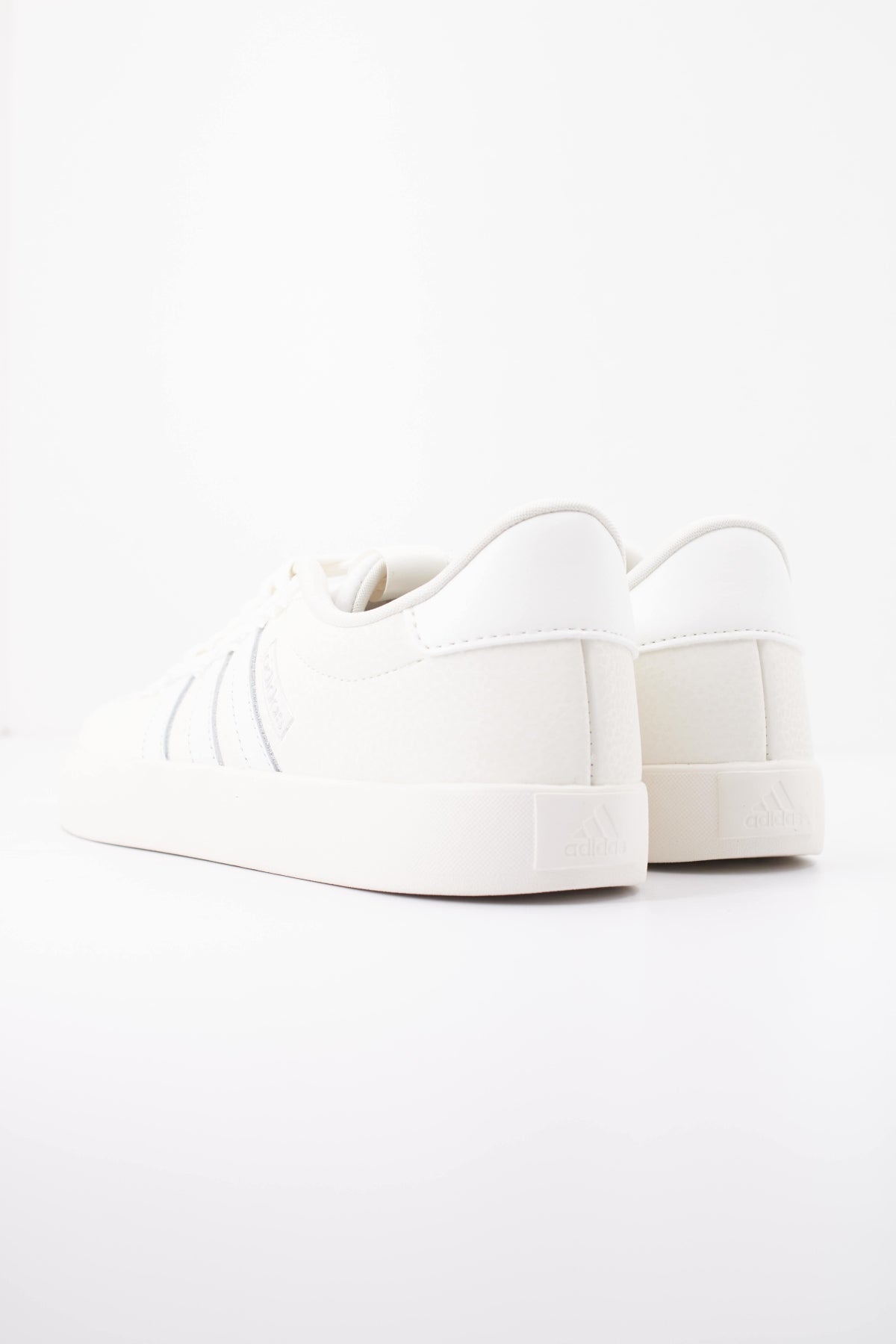 ADIDAS KI VL COURT . en color BLANCO  (4)