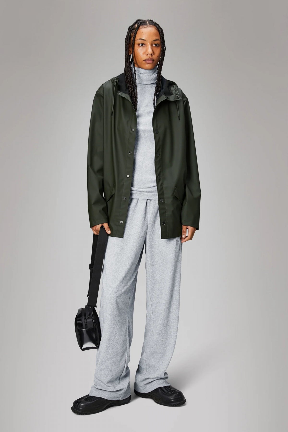 RAINS JACKET V en color VERDE  (4)