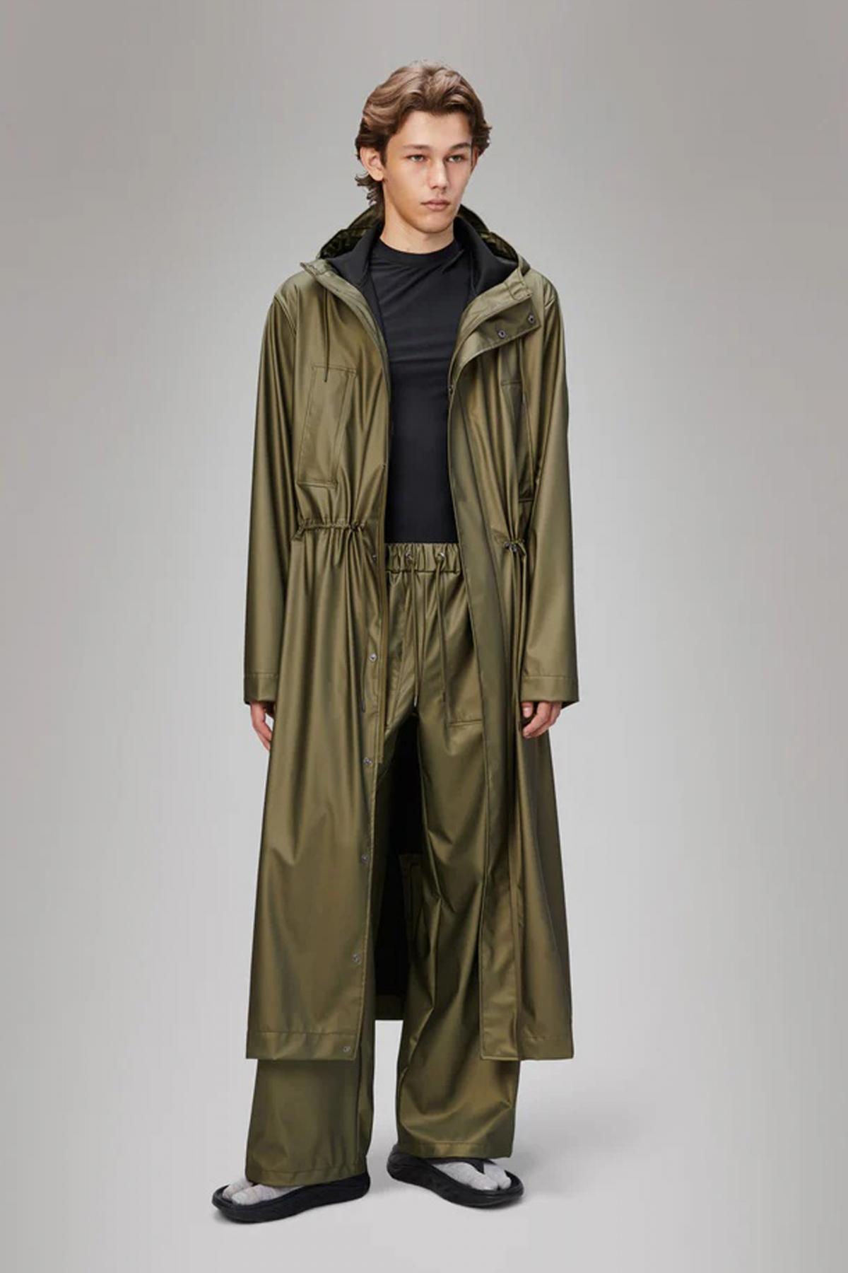 RAINS BOLD LONGEST JACKET W en color VERDE  (4)