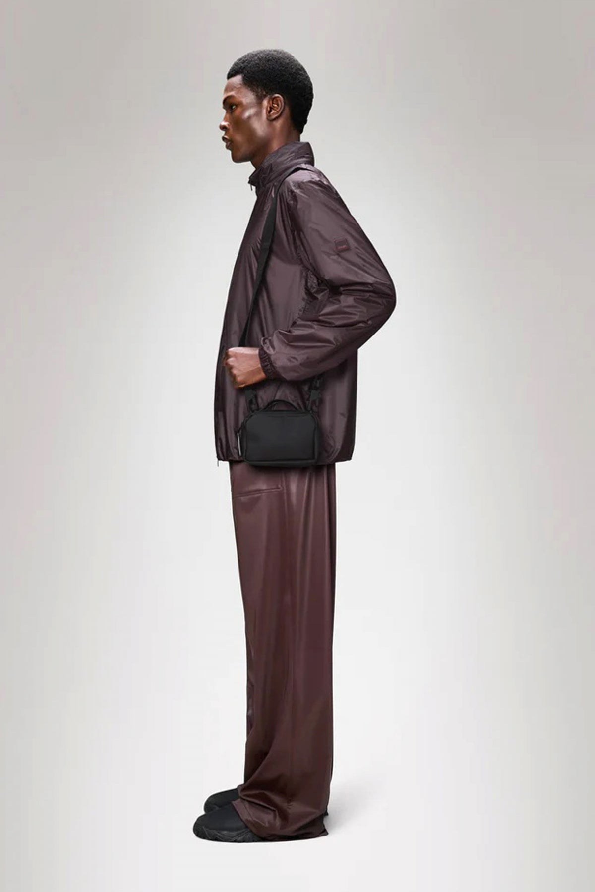 RAINS  BOX BAG MICRO W  en color NEGRO  (3)