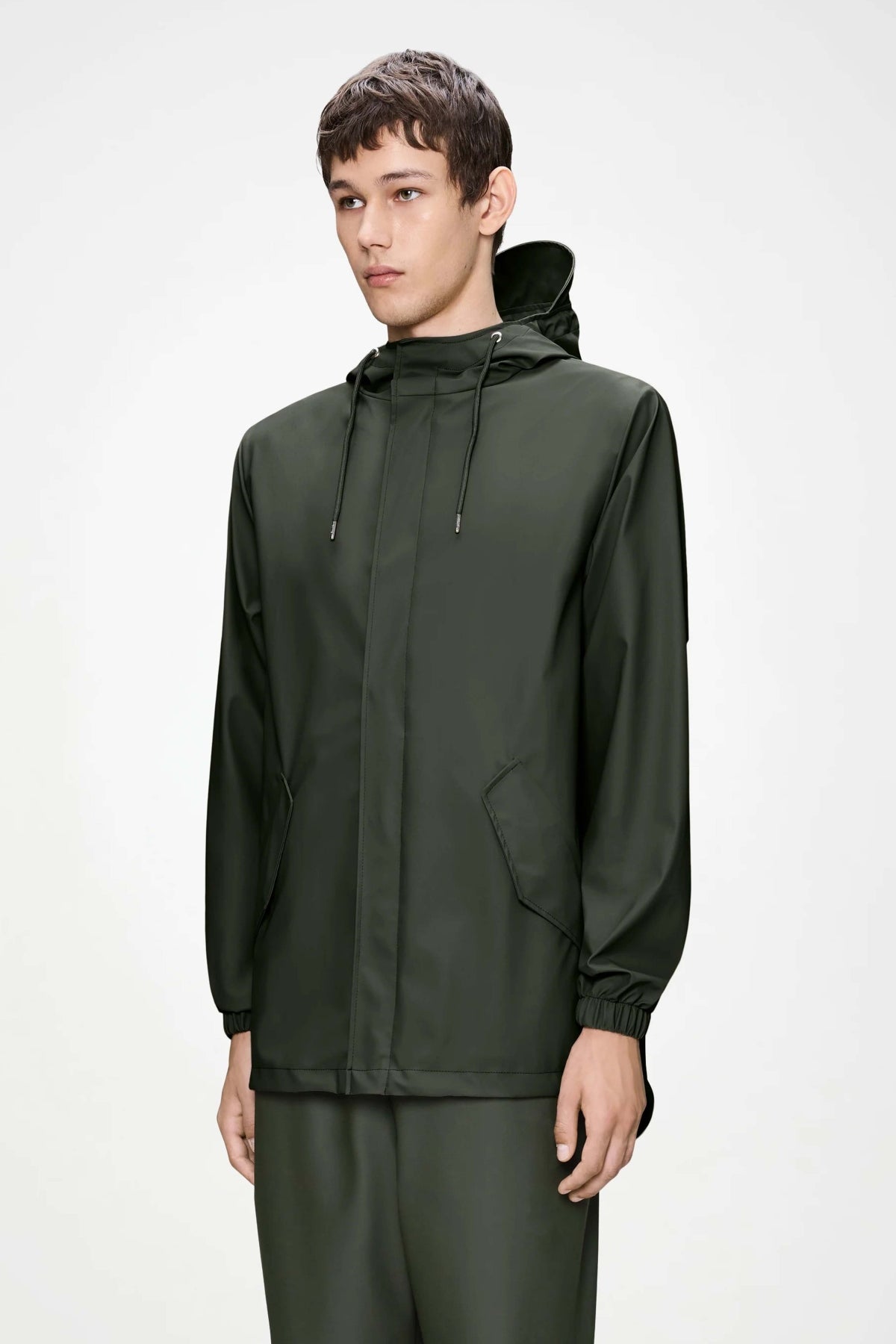 RAINS FISHTAIL JACKET W en color VERDE  (3)