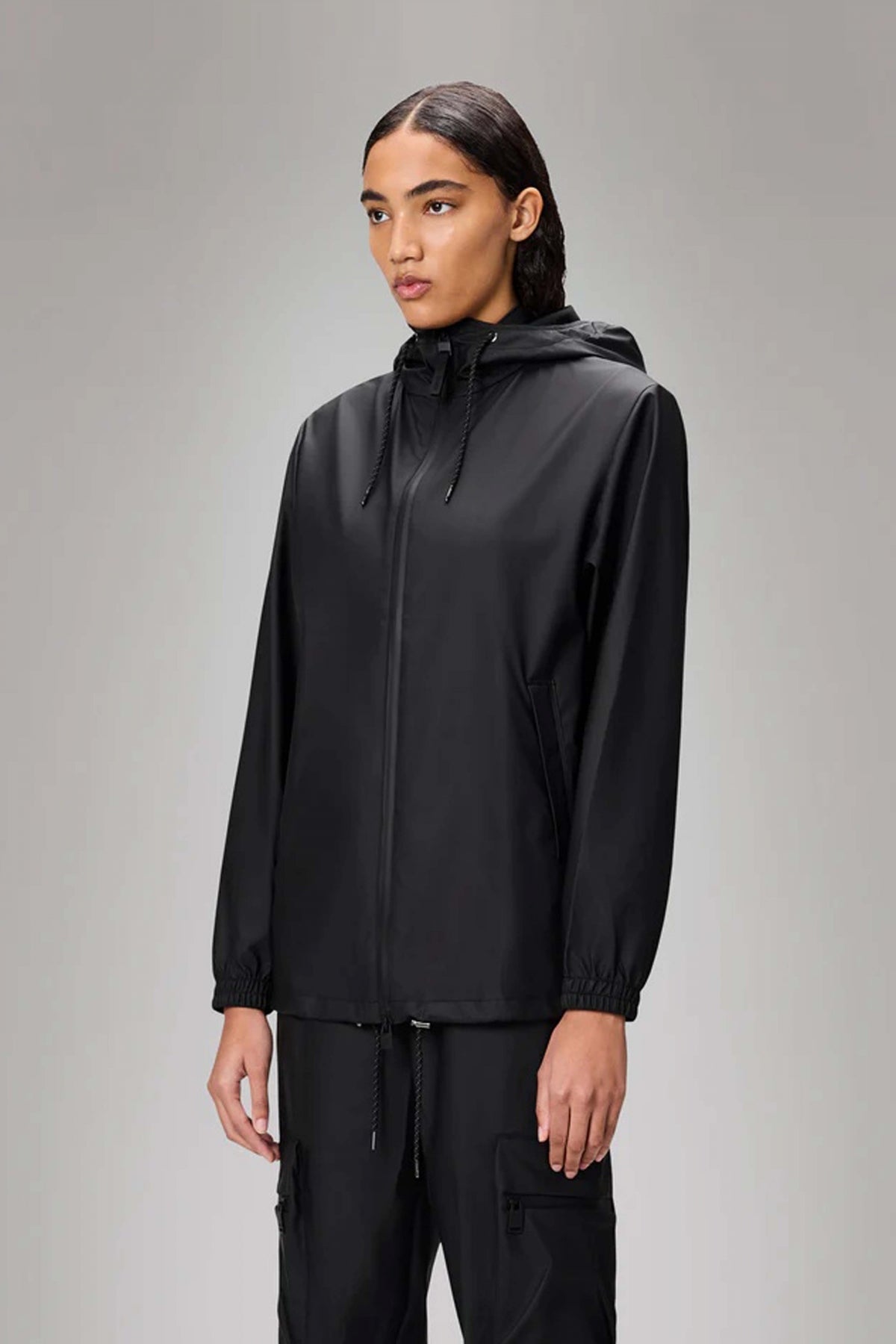 RAINS STROM BREAKER W en color NEGRO  (1)