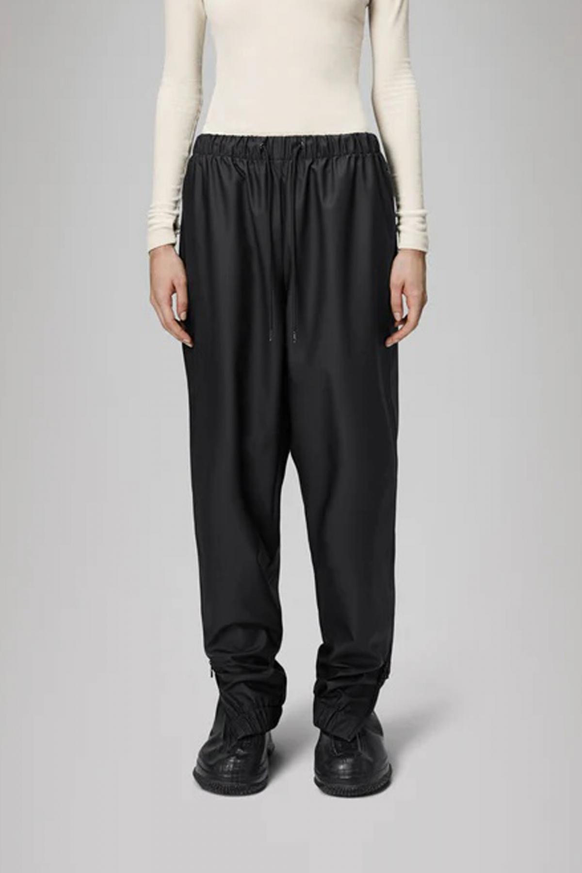 RAINS RAIN PANTS REGULAR W en color NEGRO  (1)
