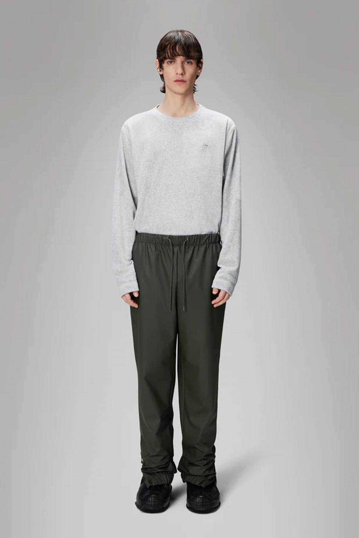 RAINS RAIN PANTS REGULAR W en color VERDE  (4)