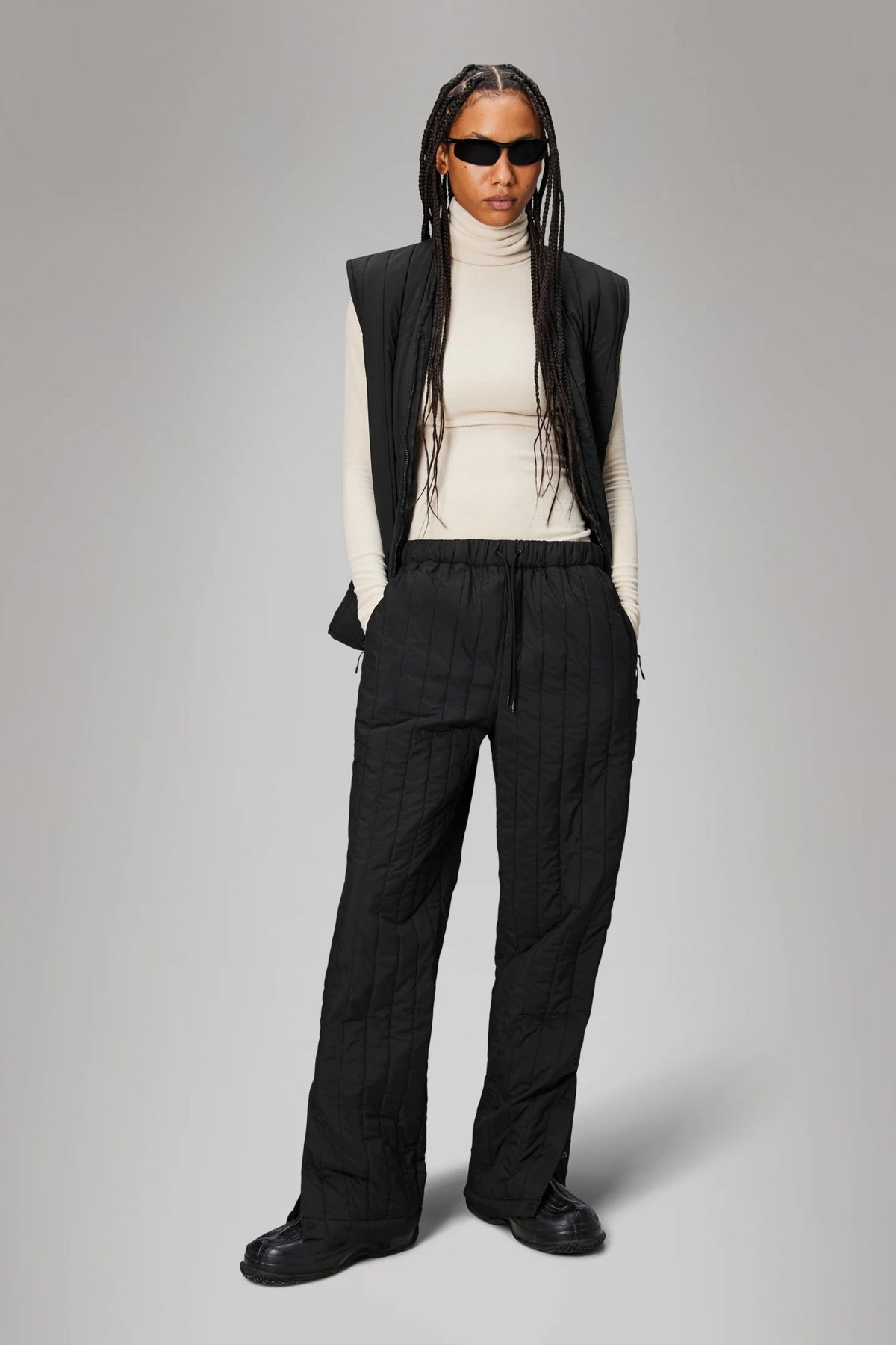 RAINS  BANJA LINER PANTS REGULAR T en color NEGRO  (4)