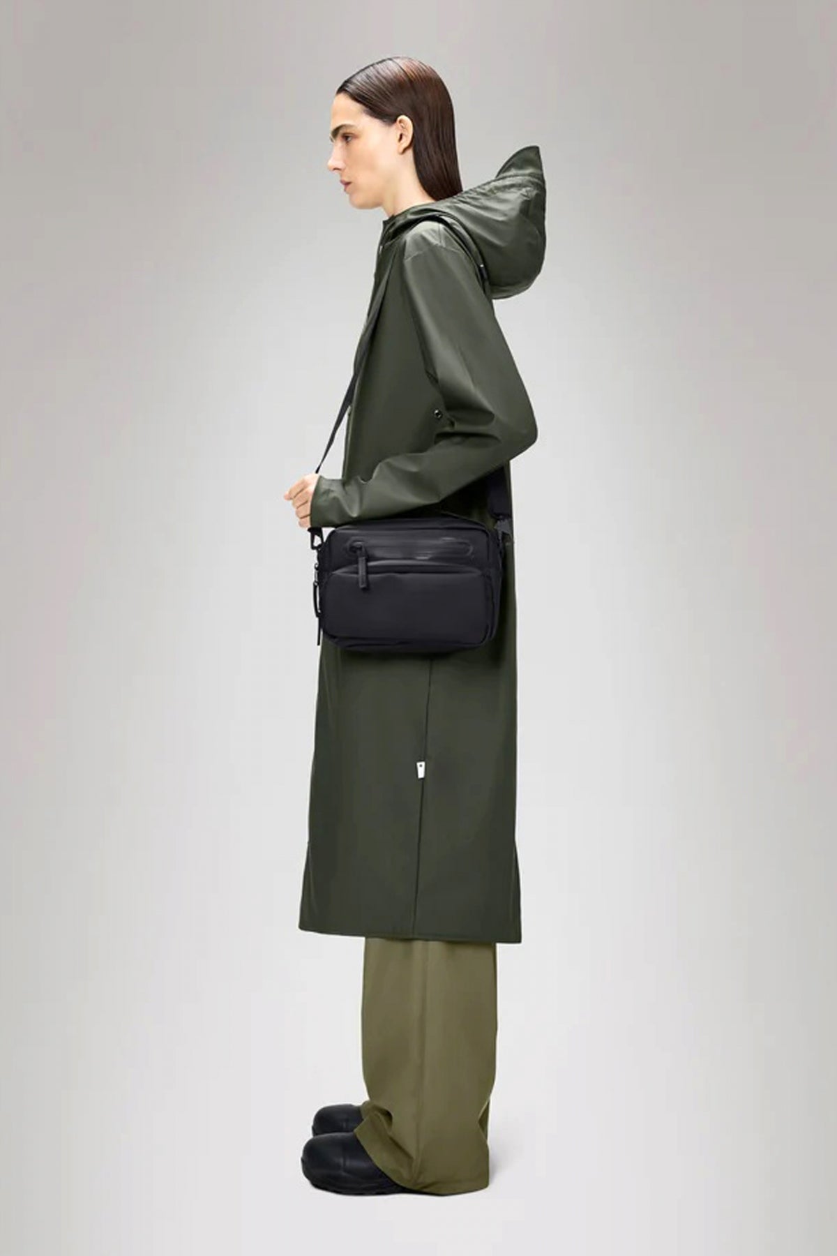 RAINS CARGO BOX BAG W en color NEGRO  (3)